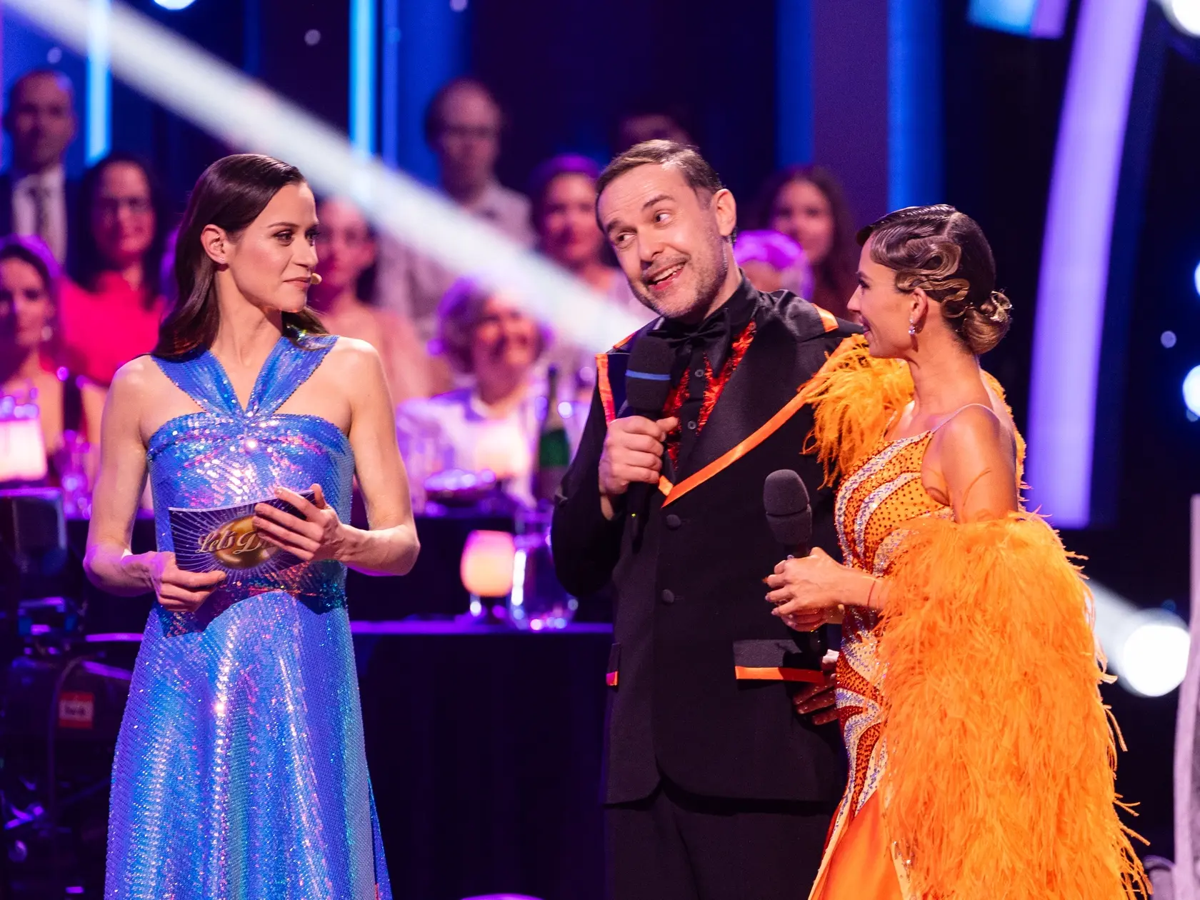 Na snímke Anna Jakab Rakovská, Juraj Kemka a Natália Glosíková počas šiesteho kola Let's dance 2025.