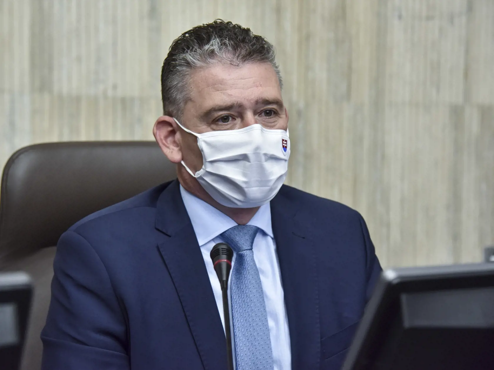Na snímke je minister vnútra SR Roman Mikulec (OĽANO) počas 15. rokovania vlády SR.