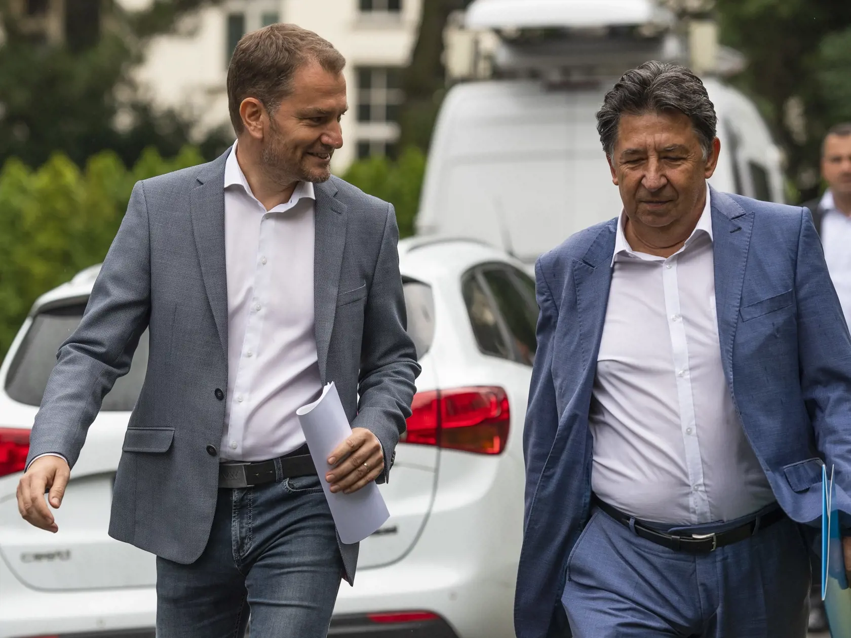 Na snímke zľava expredseda vlády SR Igor Matovič a minister životného prostredia SR Ján Budaj