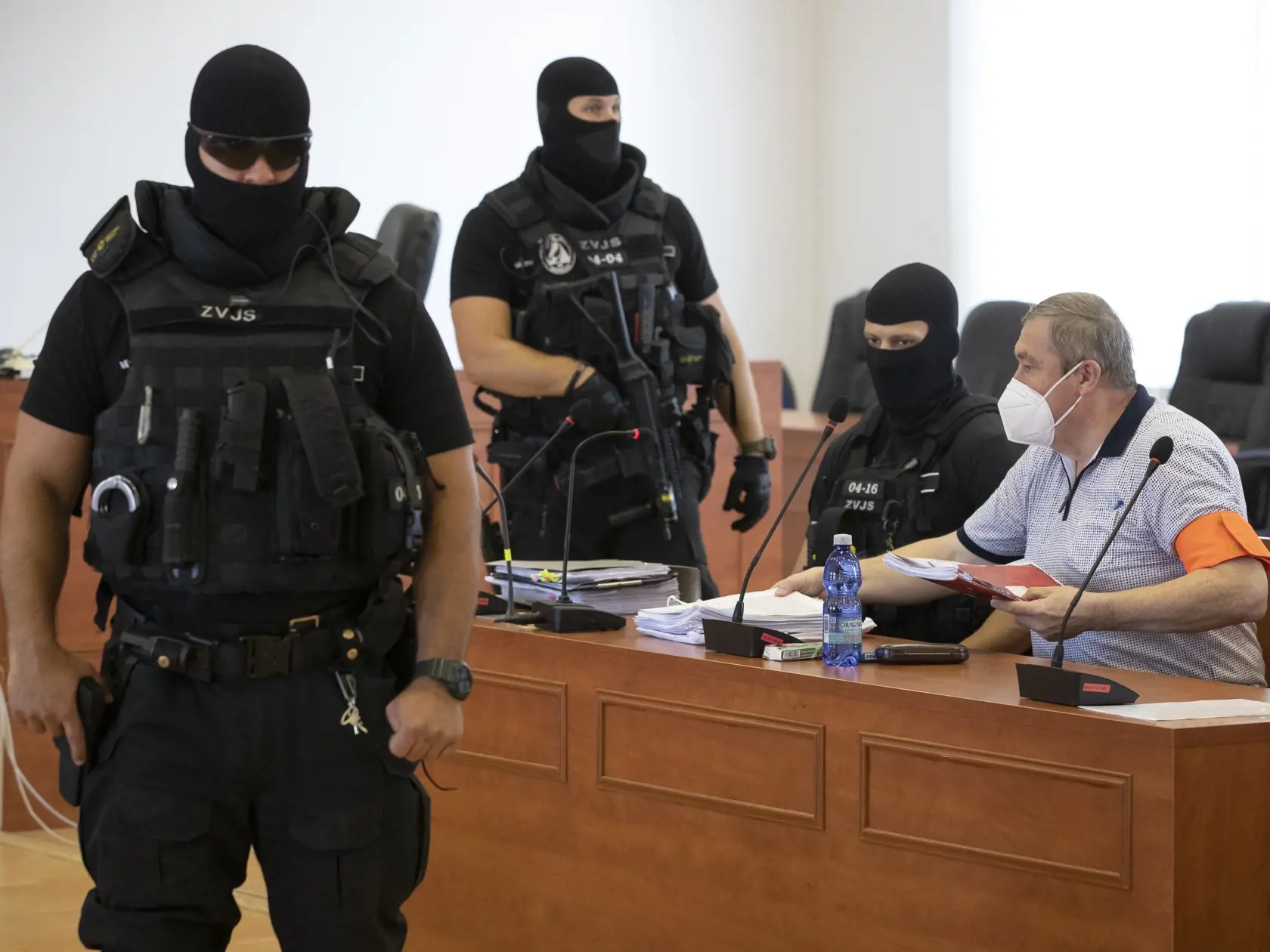 Súdne pojednávanie s bývalým šéfom úradu Špeciálnej prokuratúry Dušanom Kováčikom na  Špecializovanom trestnom súde v Pezinku, ktorý je obžalovaný zo zločinu zneužitia právomoci verejného činiteľa, obzvlášť závažného zločinu prijímania úplatku, zločinu založenia, zosnovania a podporovania zločineckej skupiny a z prečinu ohrozenia dôvernej a vyhradenej skutočnosti.