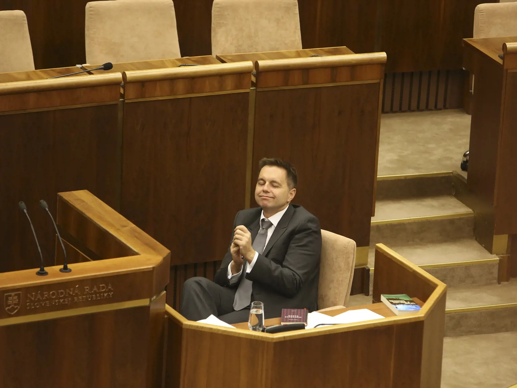 Kažimír je ďalší bývalý smerák, proti ktorému svedčí niektorý z kajúcnikov.