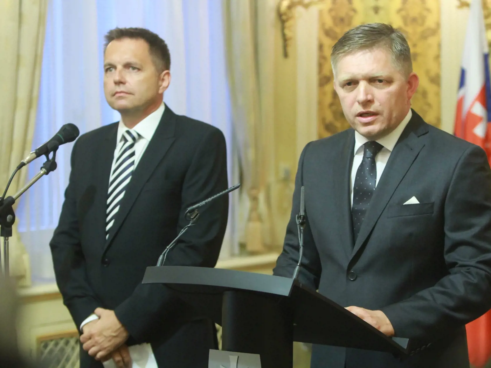 Kažimír je ďalší bývalý smerák, proti ktorému svedčí niektorý z kajúcnikov. Úplatok vraj prijal ako minister financií.