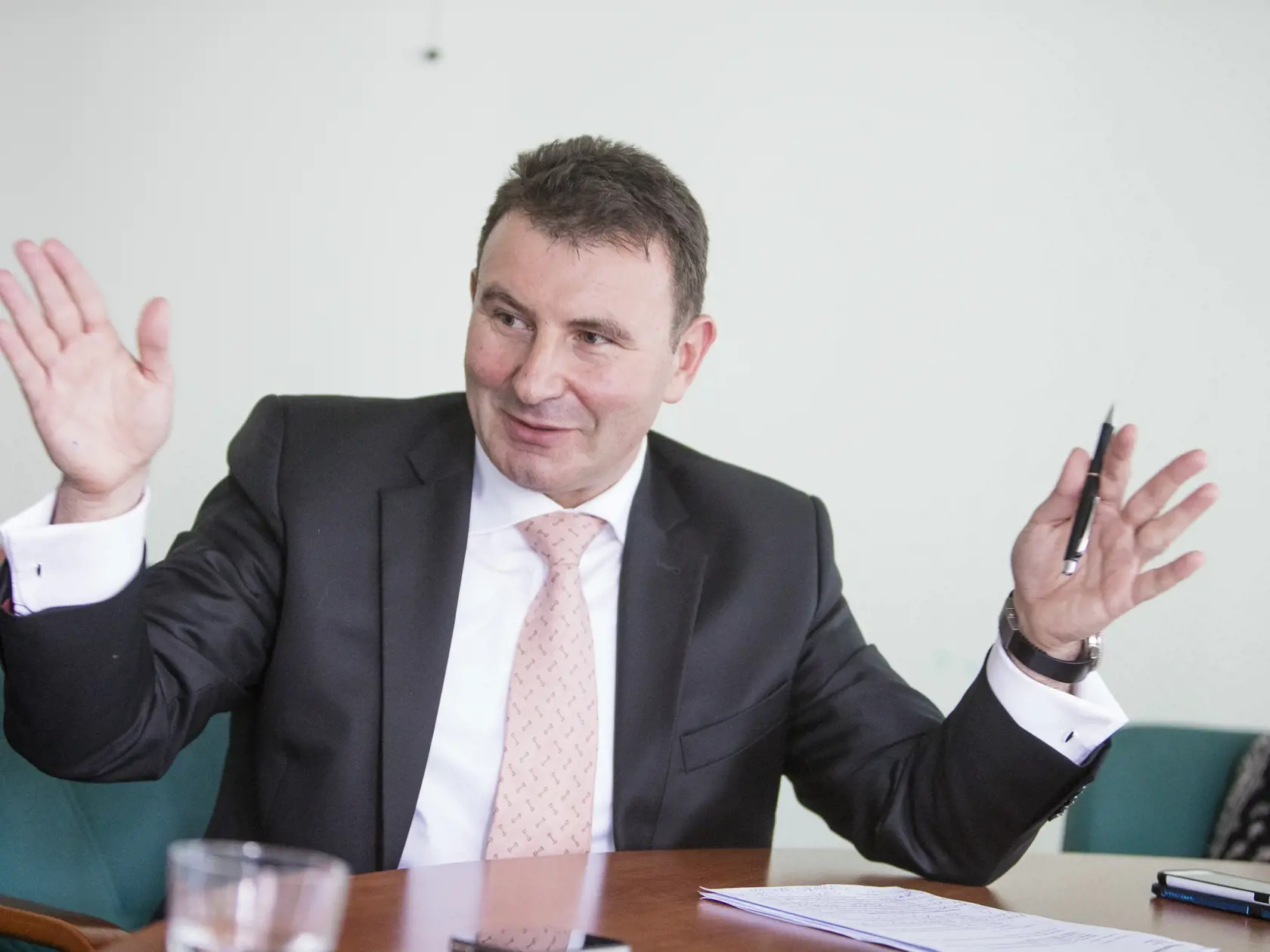 Kažimír mal s Imreczem pôvodne dobrý vzťah, teraz proti exministrovi bývalý šéf Finančnej správy vypovedá.