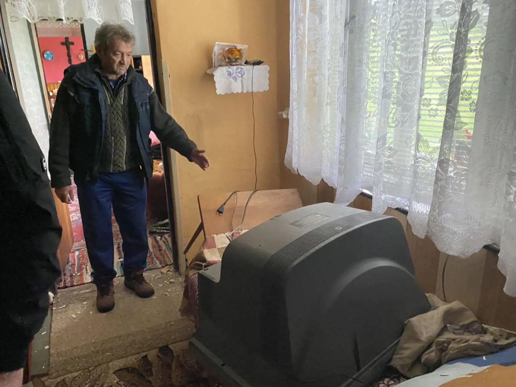 Zemetrasenie napáchalo vážne škody v dome pána Jána Andrejčáka (65) v Ďapalovciach.