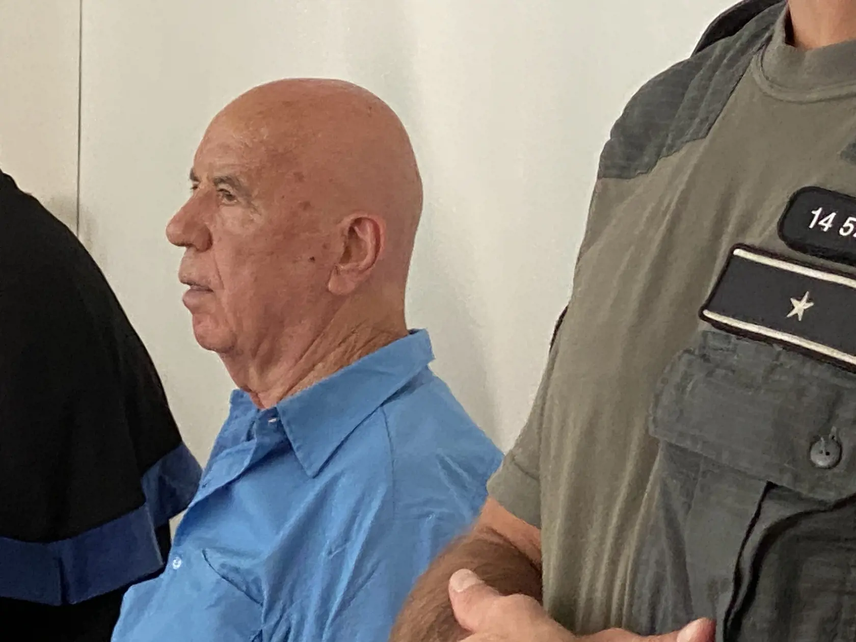 Kosovský Albánec Baki Sadiki, ktorý žil pod Tatrami, sedí za mrežami už 10 rokov a odpykáva si trest za pašovanie heroínu. Teraz žiada prešovský okresný súd o obnovu konania, podľa neho súd dôkazy, že obvinenie voči nemu bolo vykonštruované cez policajtami zmanipulovaného svedka.