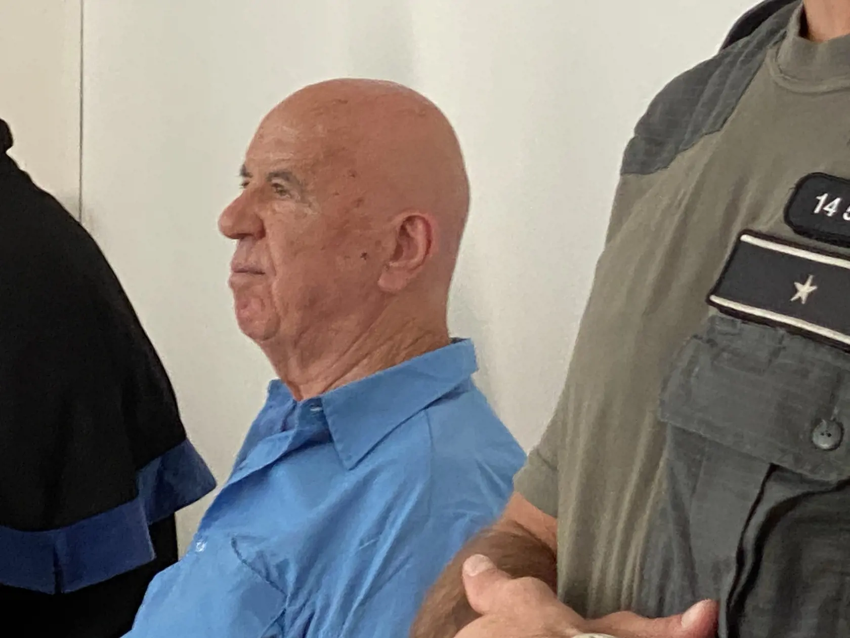 Kosovský Albánec Baki Sadiki, ktorý žil pod Tatrami, sedí za mrežami už 10 rokov a odpykáva si trest za pašovanie heroínu. Teraz žiada prešovský okresný súd o obnovu konania, podľa neho súd dôkazy, že obvinenie voči nemu bolo vykonštruované cez policajtami zmanipulovaného svedka.