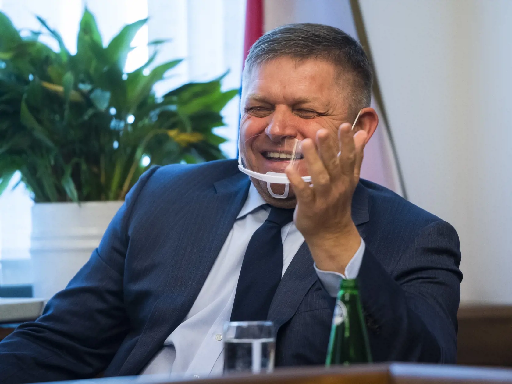 Na snímke poslanec NRSR Robert Fico (SMER-SD) počas mimoriadneho zasadnutia Výboru Národnej rady SR pre európske záležitosti v Bratislave 24. marca 2022. FOTO TASR - Jaroslav Novák