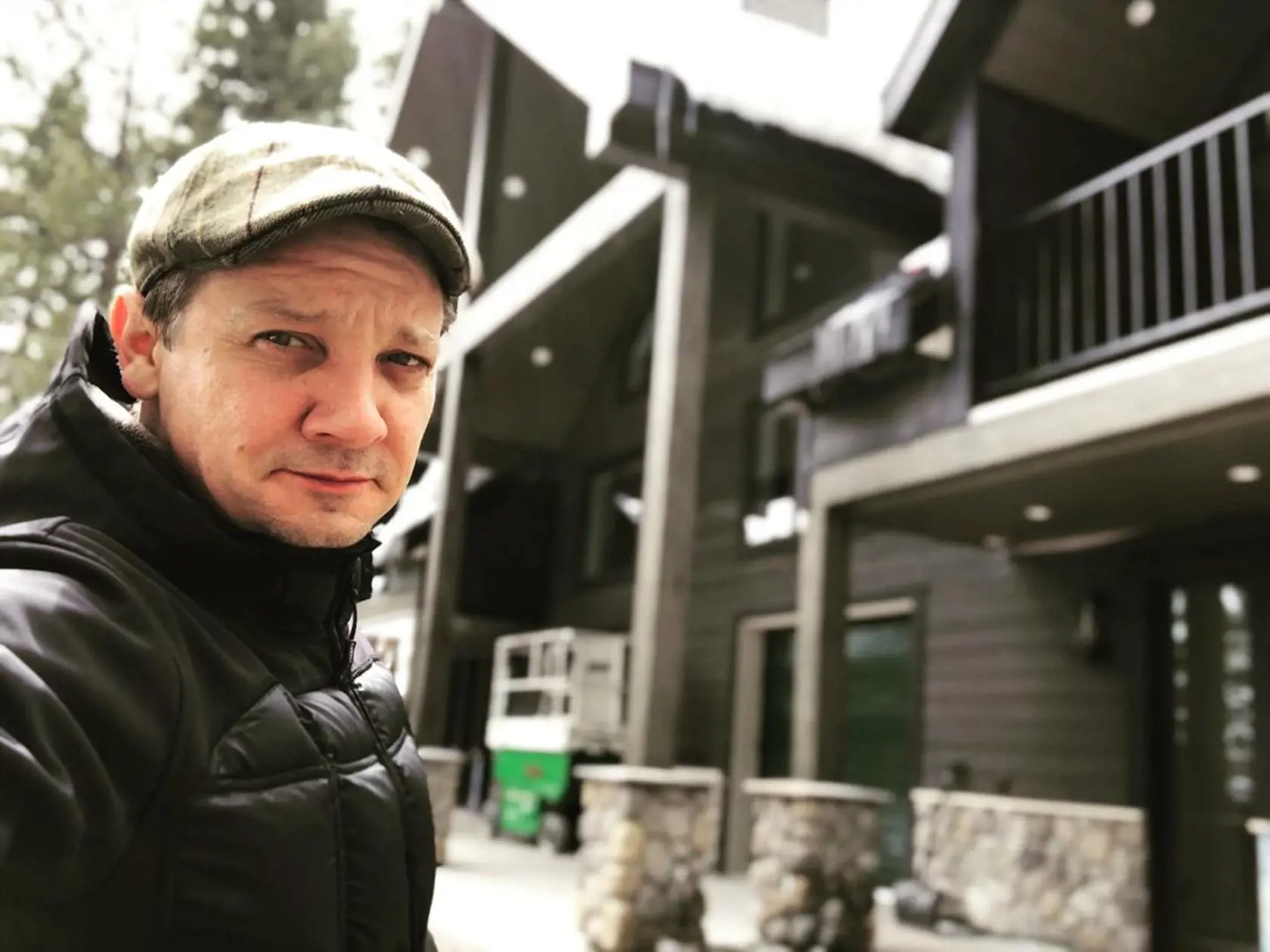 Herec Jeremy Renner žije na ranči v Nevade.