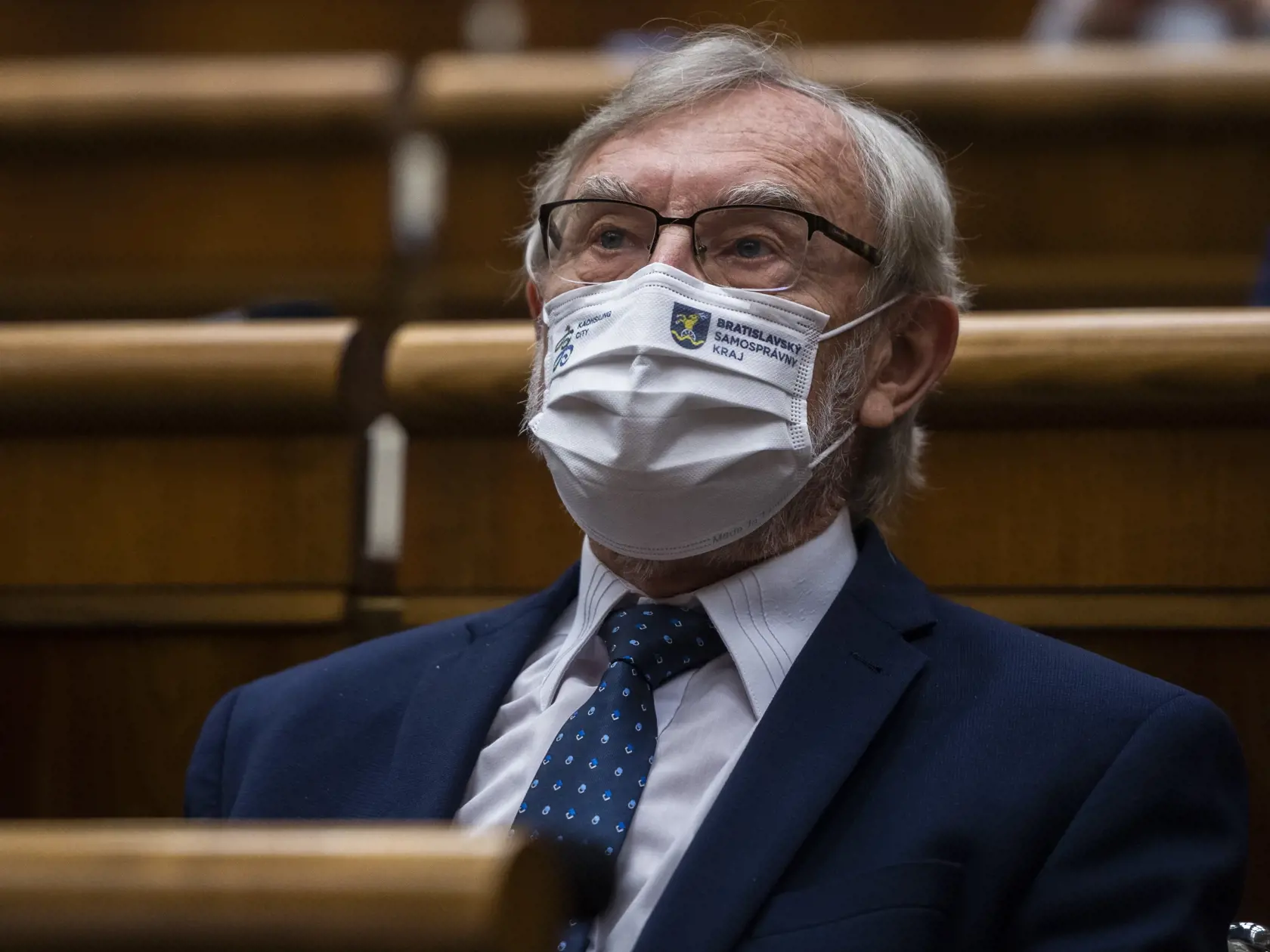 Na snímke poslanec Národnej rady SR (NRSR) Ján Benčík (SaS) pred mimoriadnou schôdzou parlamentu k poľnohospodárskemu a lesnému pôdnemu fondu na Slovensku v Bratislave 14. októbra 2021. FOTO TASR - Jaroslav Novák
