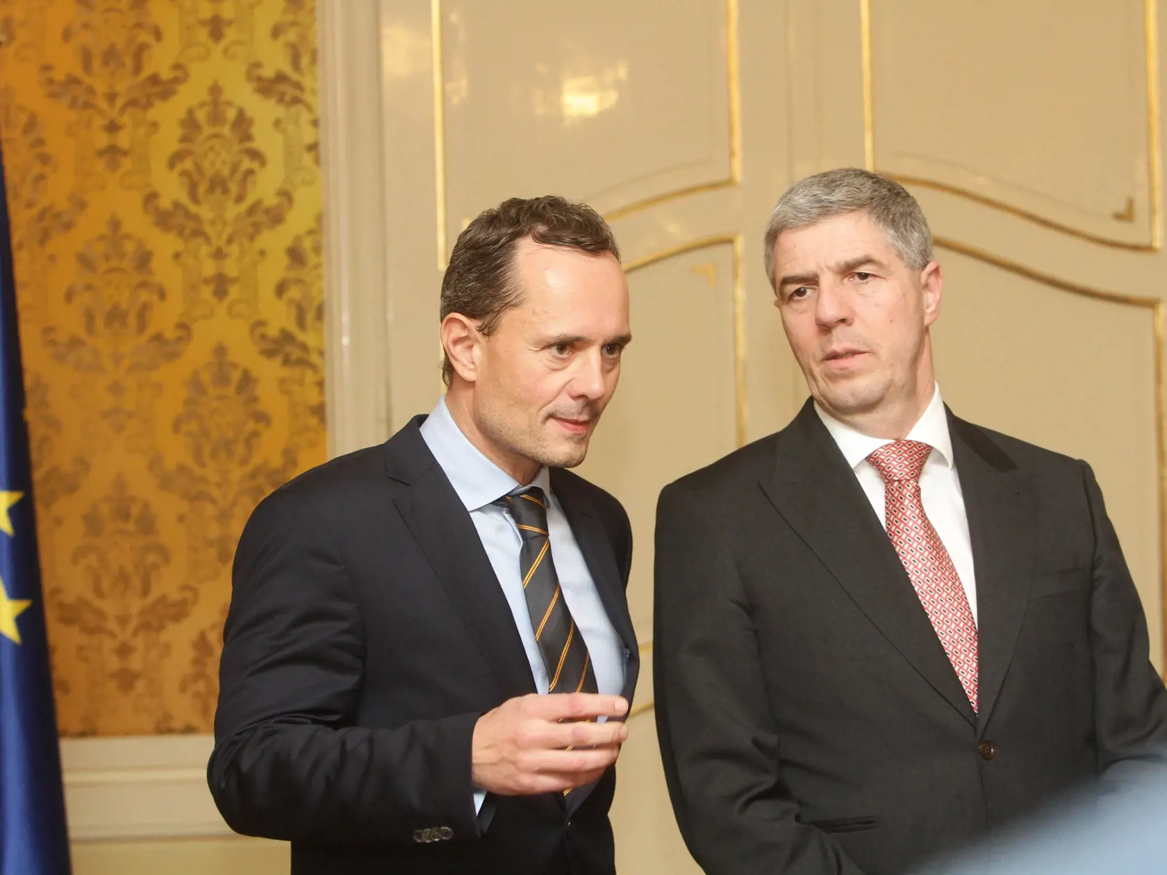 Bela Bugar a Rado Prochazka na spolocnom vyhlaseni po koalicnych rokovaniach na Urade vlady.