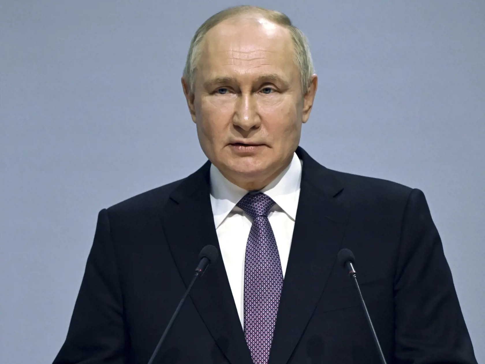 JB 15 Tula - Ruský prezident Vladimir Putin počas prejavu na fóre s pracovníkmi v obrannom sektore "Všetko pre víťazstvo" v ruskom meste Tula 2. februára 2024. FOTO TASR/AP

Russian President Vladimir Putin addresses a forum titled "All for a Victory!" held by the All-Russia People's Front in Tula, Russia, Friday, Feb. 2, 2024. (Sergei Guneyev, Sputnik, Kremlin Pool Photo via AP)