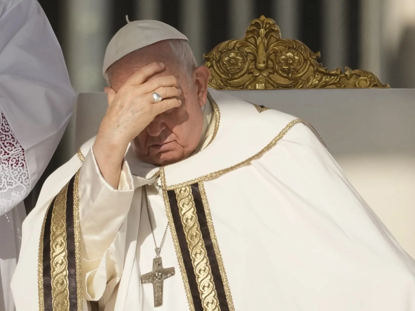 Pápež František celebruje sv. omšu pri príležitosti otvorenia synody biskupov na Námestí sv. Petra vo Vatikáne v stredu 4. októbra 2023.