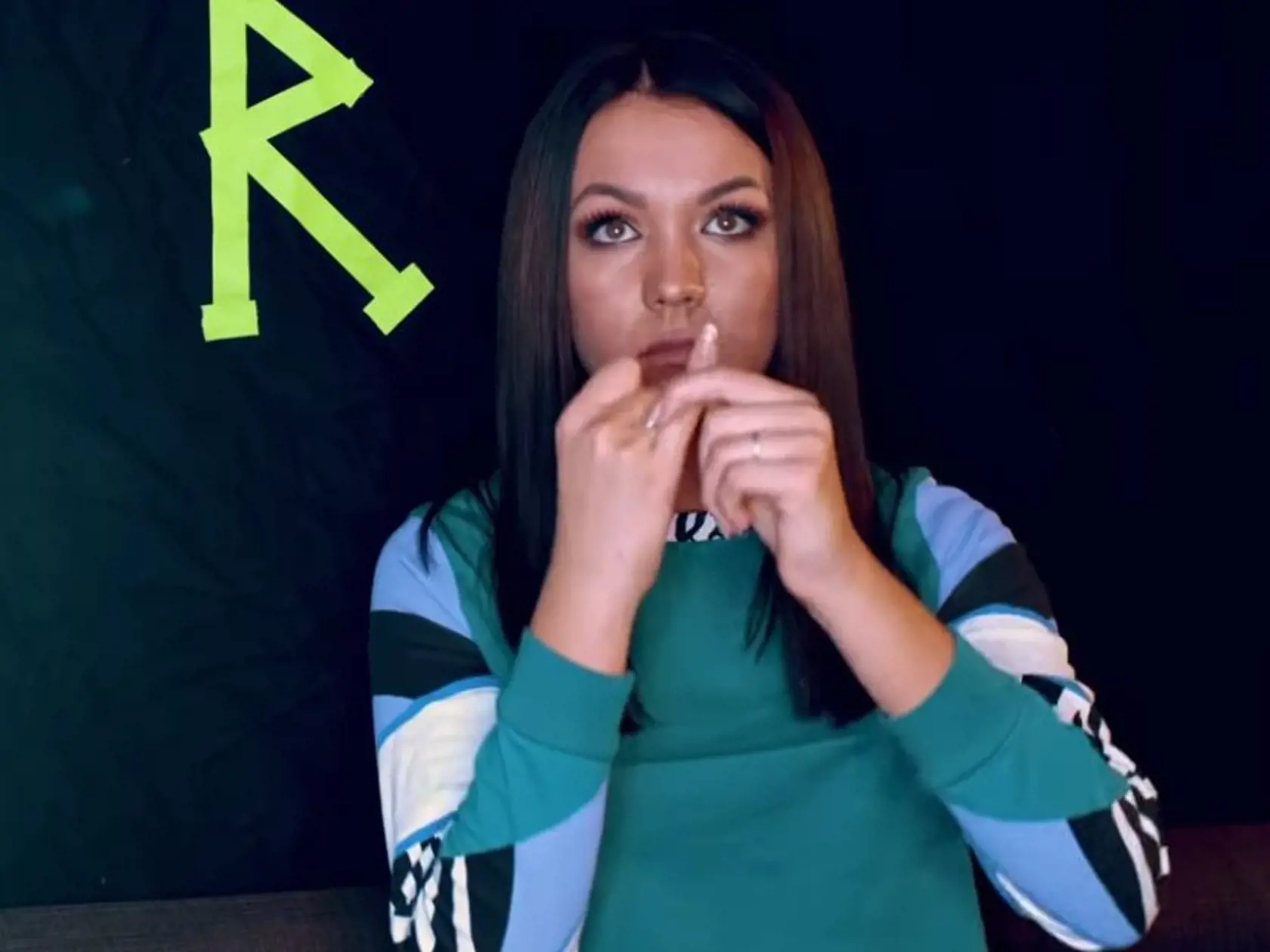 Exfarmárka Romana vo videu dokonca aj ukazovala, ako skúšala análny sex najprv iba s malíčkom.