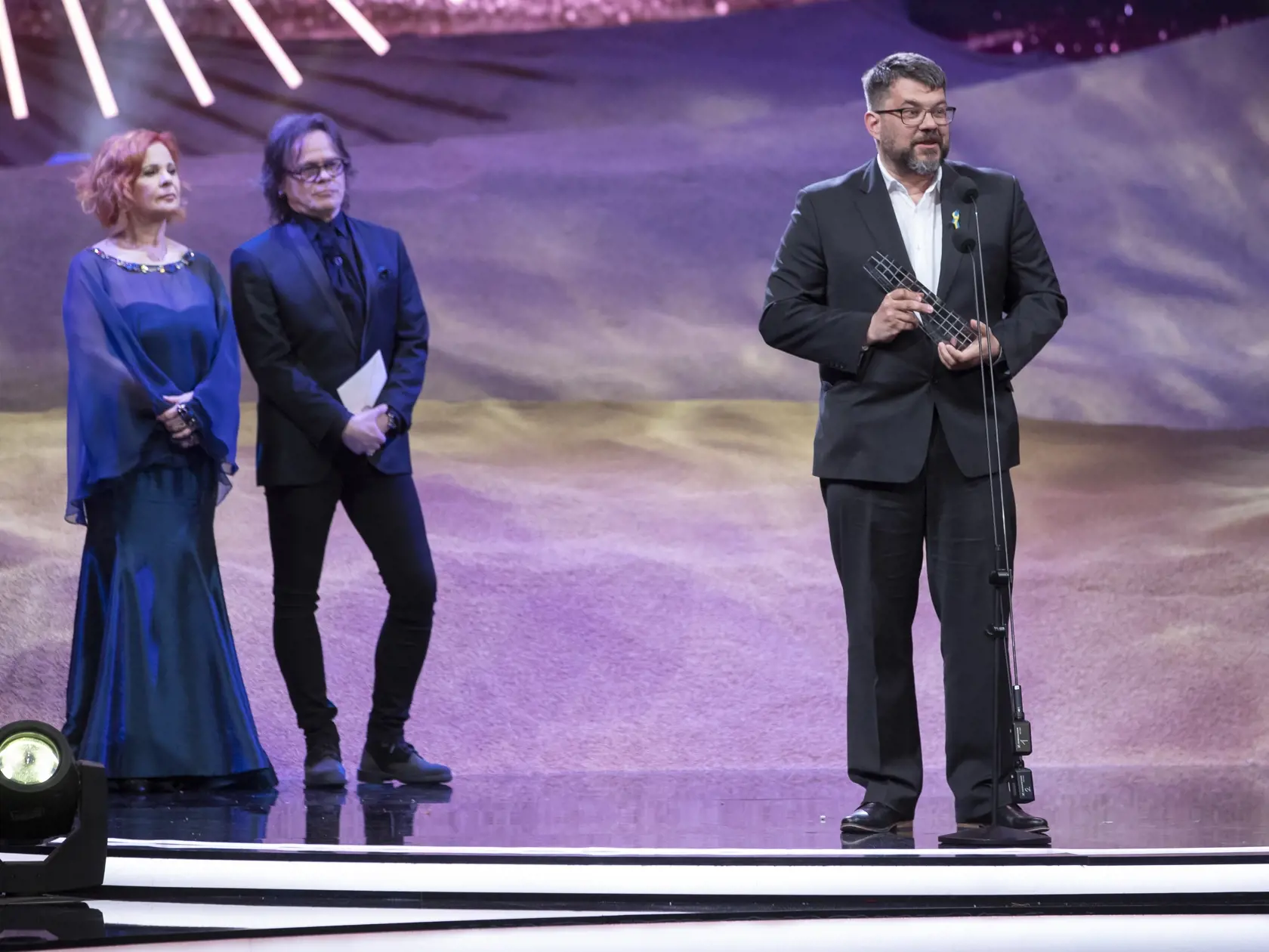 Kamila Magálová a Robo Roth odovzdávali cenu za najlepšiu réžiu. Získal ju Peter Kerekes za film Cenzorka.