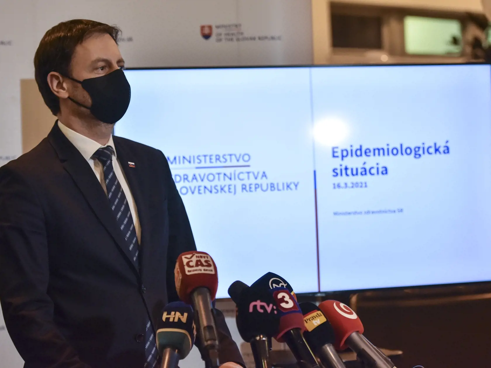 Premiér Eduard Heger (OĽaNO) pred časom naznačil, že automat by sa mohol vypnúť až vtedy, keď Svetová zdravotnícka organizácia povie, že pandémia sa skončila.