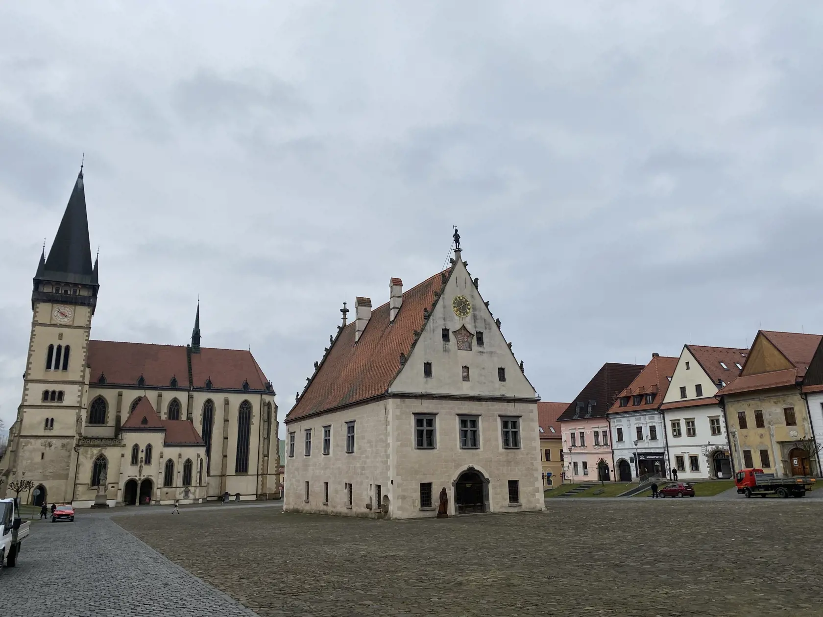 Bardejovské námestie je zapísané v Zozname svetového kultúrneho dedičstva Unesco.