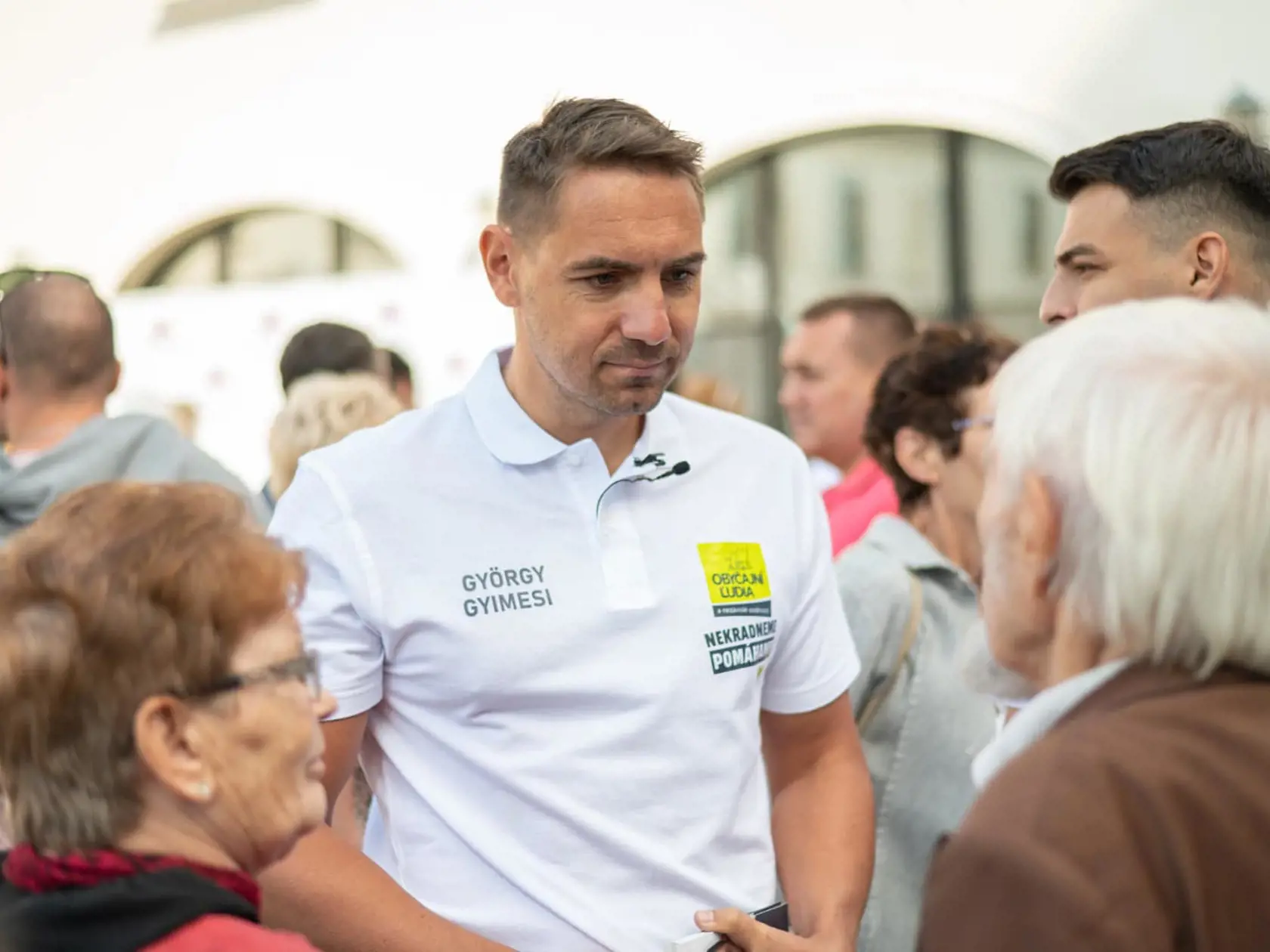 Poslanec OĽaNO György Gyimesi počas Dňa otvorených dverí v NRSR. 