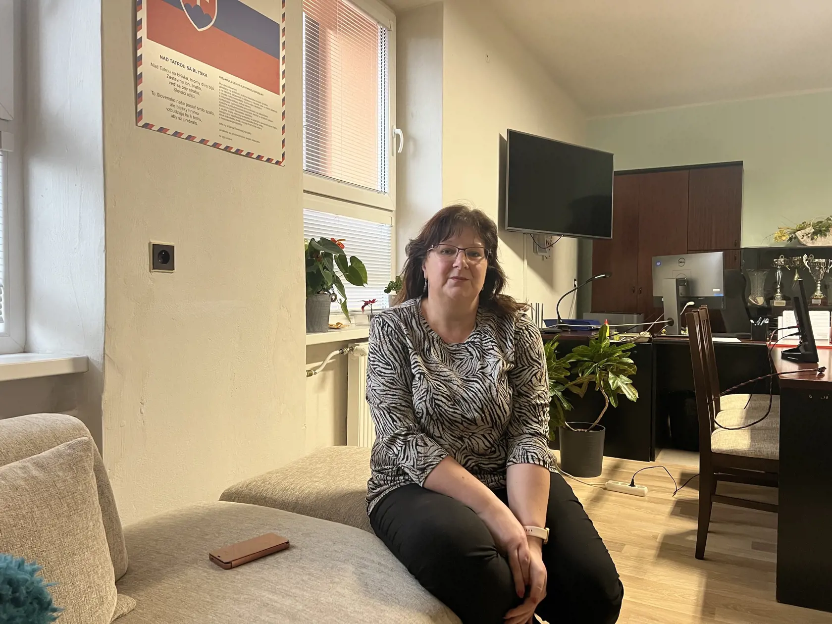 Riaditeľka SOŠ Katarína Garajová neskrýva frustráciu. Tvrdí, že vedenie školy robilo všetko pre jej záchranu, no už nedokáže ďalej bojovať proti rozhodnutiam z vyšších miest.
