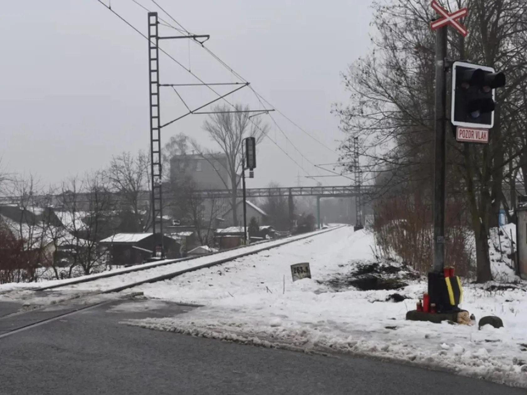 Nehoda sa stala o 10.10 h. Prvé informácie hovorili o tom, že zdravotníci ošetrovali niekoľko zranených. "Aktuálne možno povedať, že v súvislosti s udalosťou došlo k úmrtiu dvoch neplnoletých osôb z vozidla," povedala pred 13.00 Štetínska.