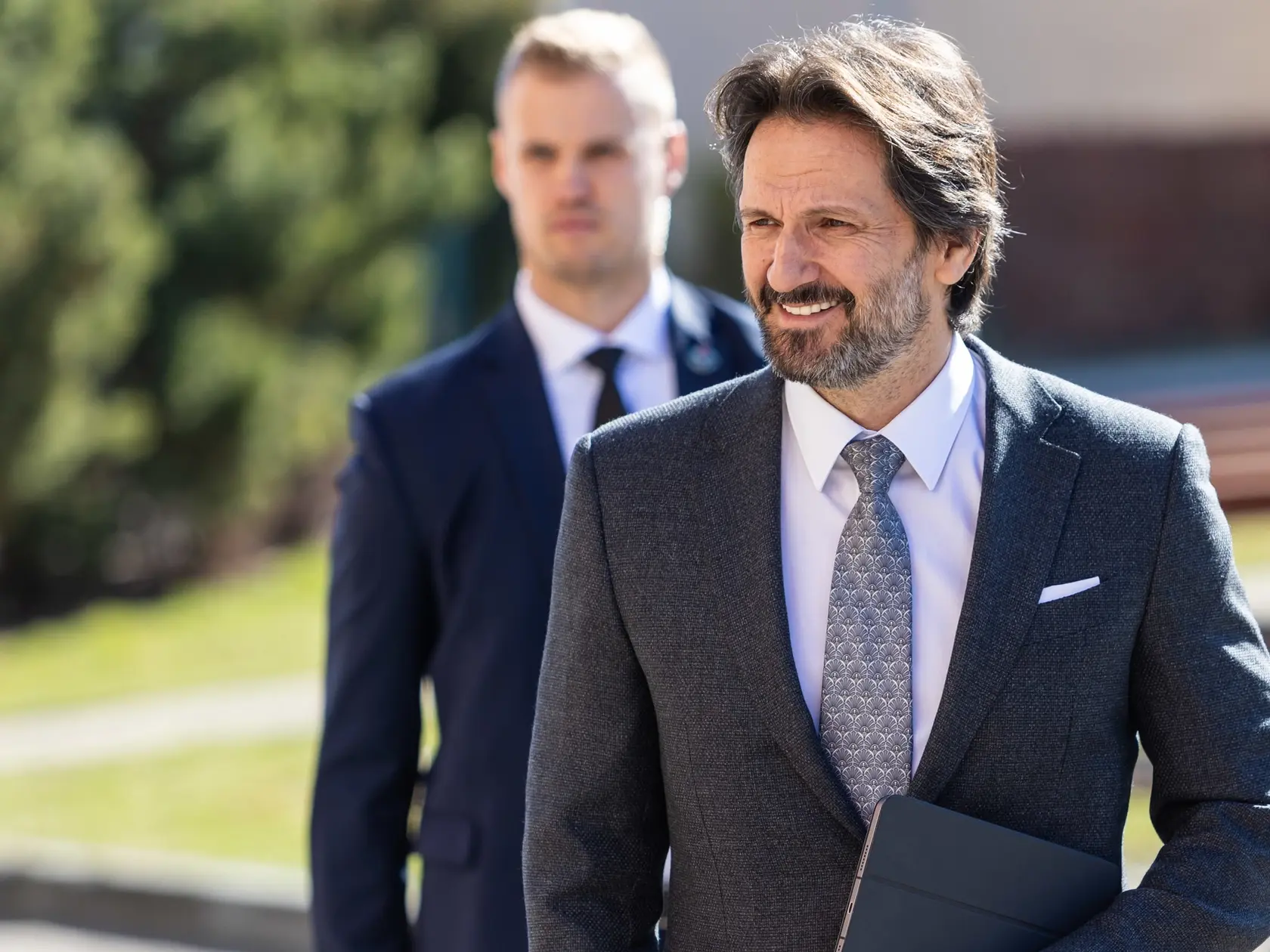 Na snímke v popredí podpredseda vlády a minister obrany SR Robert Kaliňák.