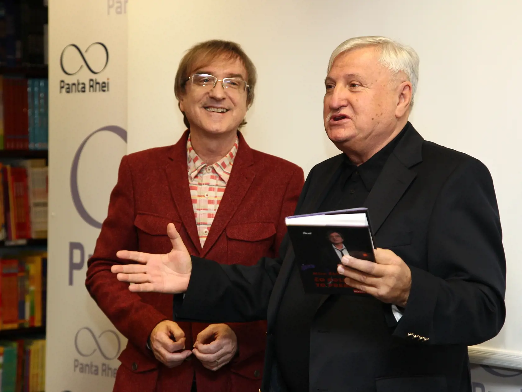 Krst 15CD edicie pesniciek Mira Zbirku a zaroven krst knihy o jeho zivote v knihkupectve panta rhei na postovej
krstny otec CD edicie bol Laco Lucenic
knihu krstil Kamil Peteraj