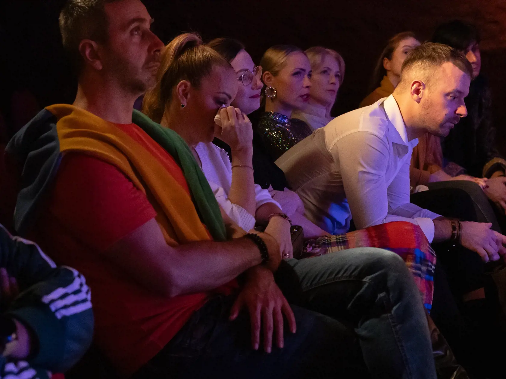 Herečka Karin Haydu celú rozlúčku preplakala.
