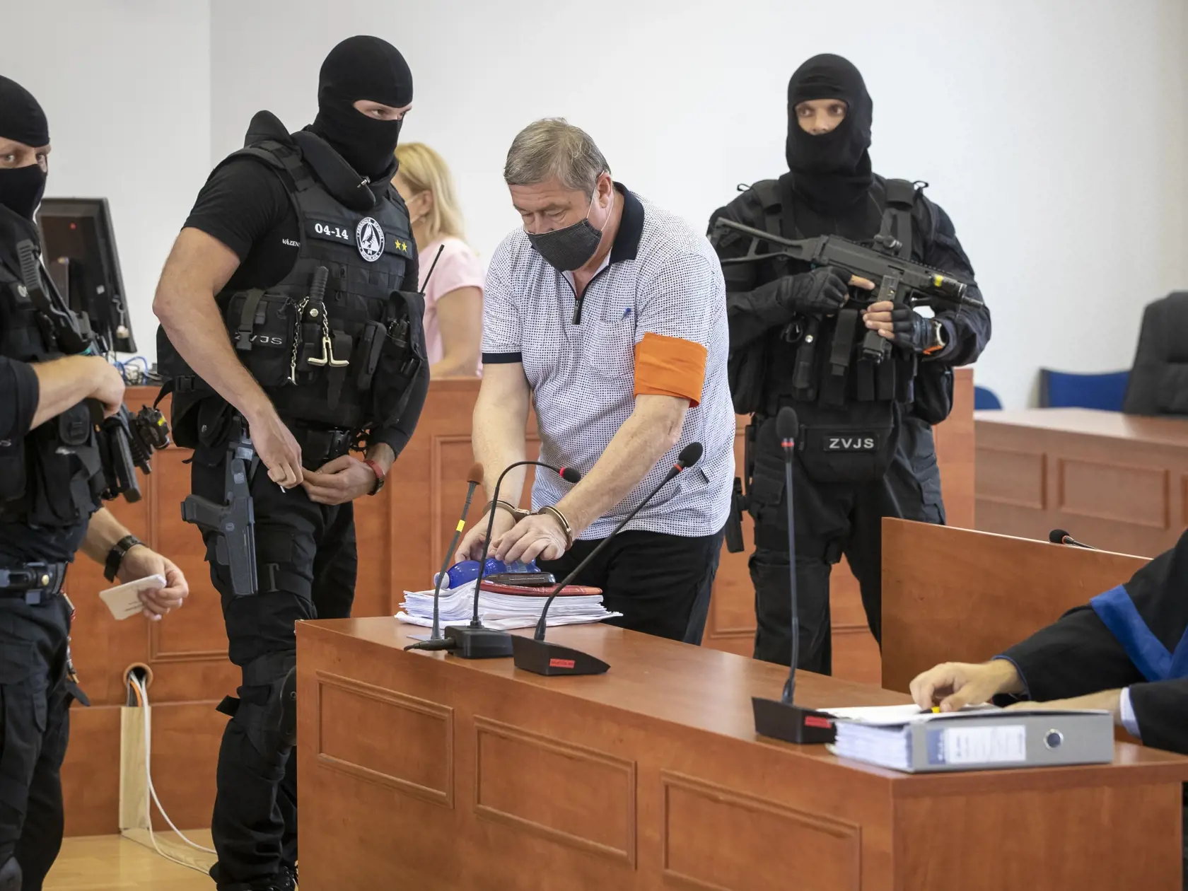 Súdne pojednávanie s bývalým šéfom úradu Špeciálnej prokuratúry Dušanom Kováčikom na  Špecializovanom trestnom súde v Pezinku, ktorý e obvinený zo zločinu zneužitia právomoci verejného činiteľa, obzvlášť závažného zločinu prijímania úplatku, zločinu založenia, zosnovania a podporovania zločineckej skupiny a z prečinu ohrozenia dôvernej a vyhradenej skutočnosti.
