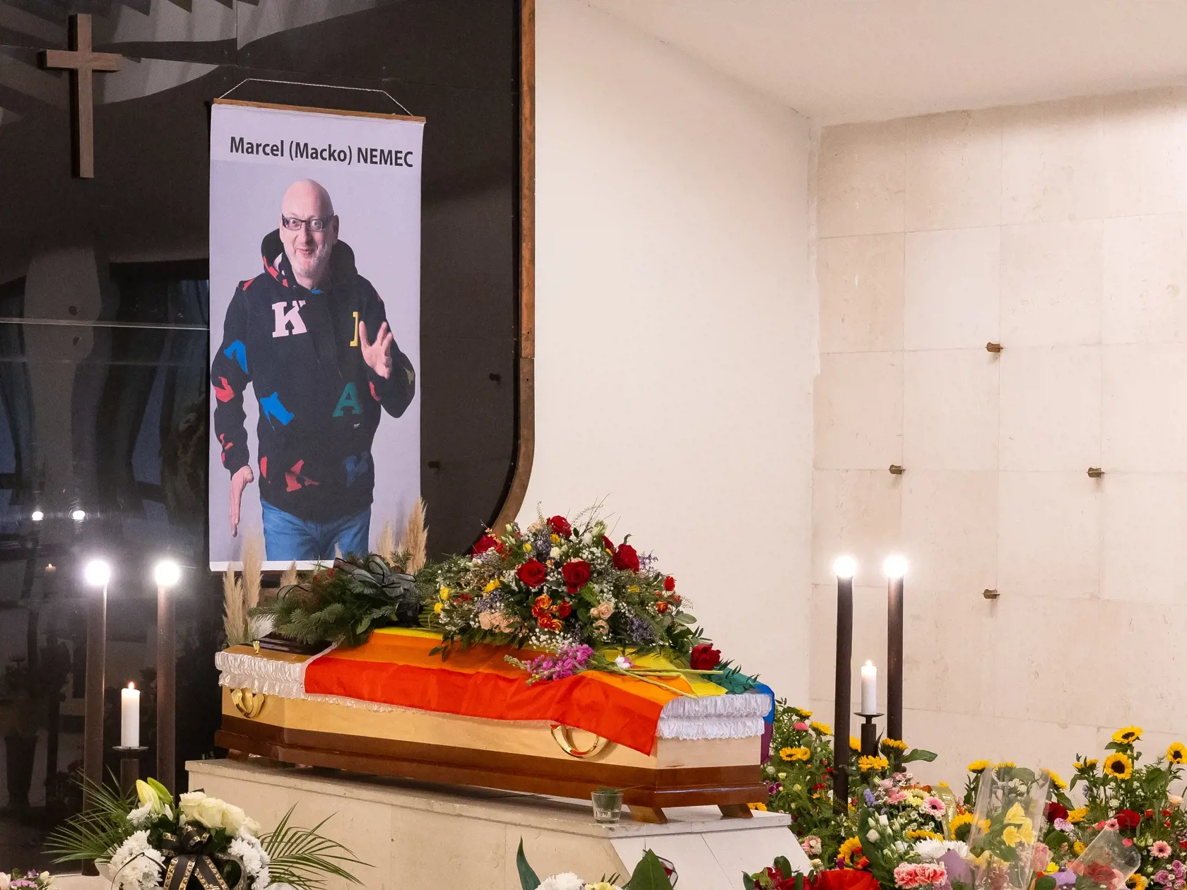 Posledná rozlúčka s hercom, spevákom a komikom Marcelom Nemcom v Dome smútku v Kremnici.