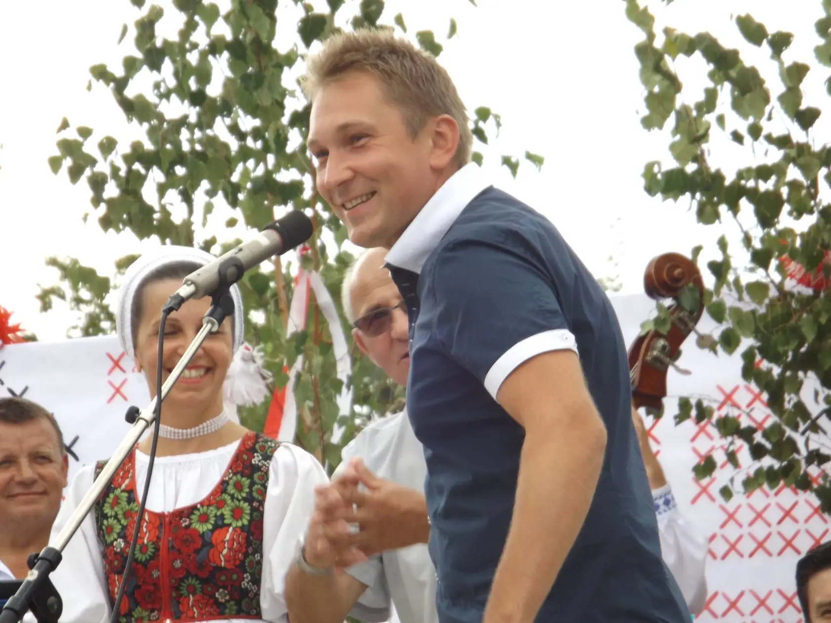 Svidníčan Michal Iľkanin, ktorý sa donedávna živil ako herec a moderátor, sa stal novým prednostom svidníckeho okresného úradu.