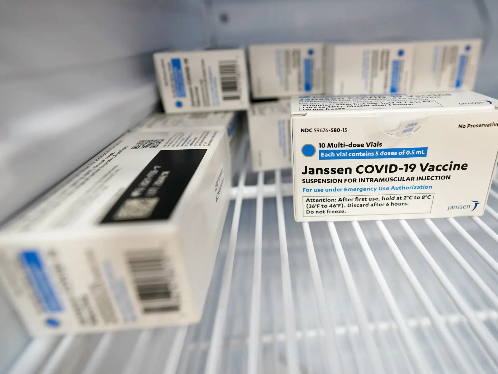 Vakcína proti koronavírusu od spoločnosti Johnson & Johnson je jedinou jednodávkovou vakcínou. Protilátky získate už dva týždne po očkovaní.