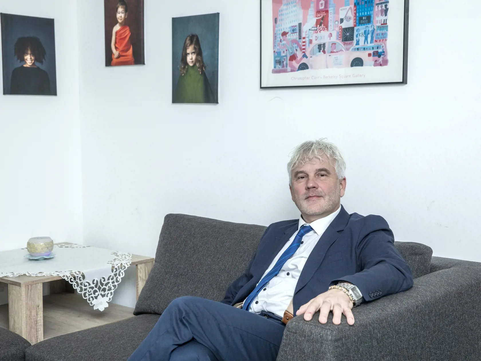Na snímke je komisár pre deti a komisár pre osoby so zdravotným postihnutím Jozef Mikloško.
