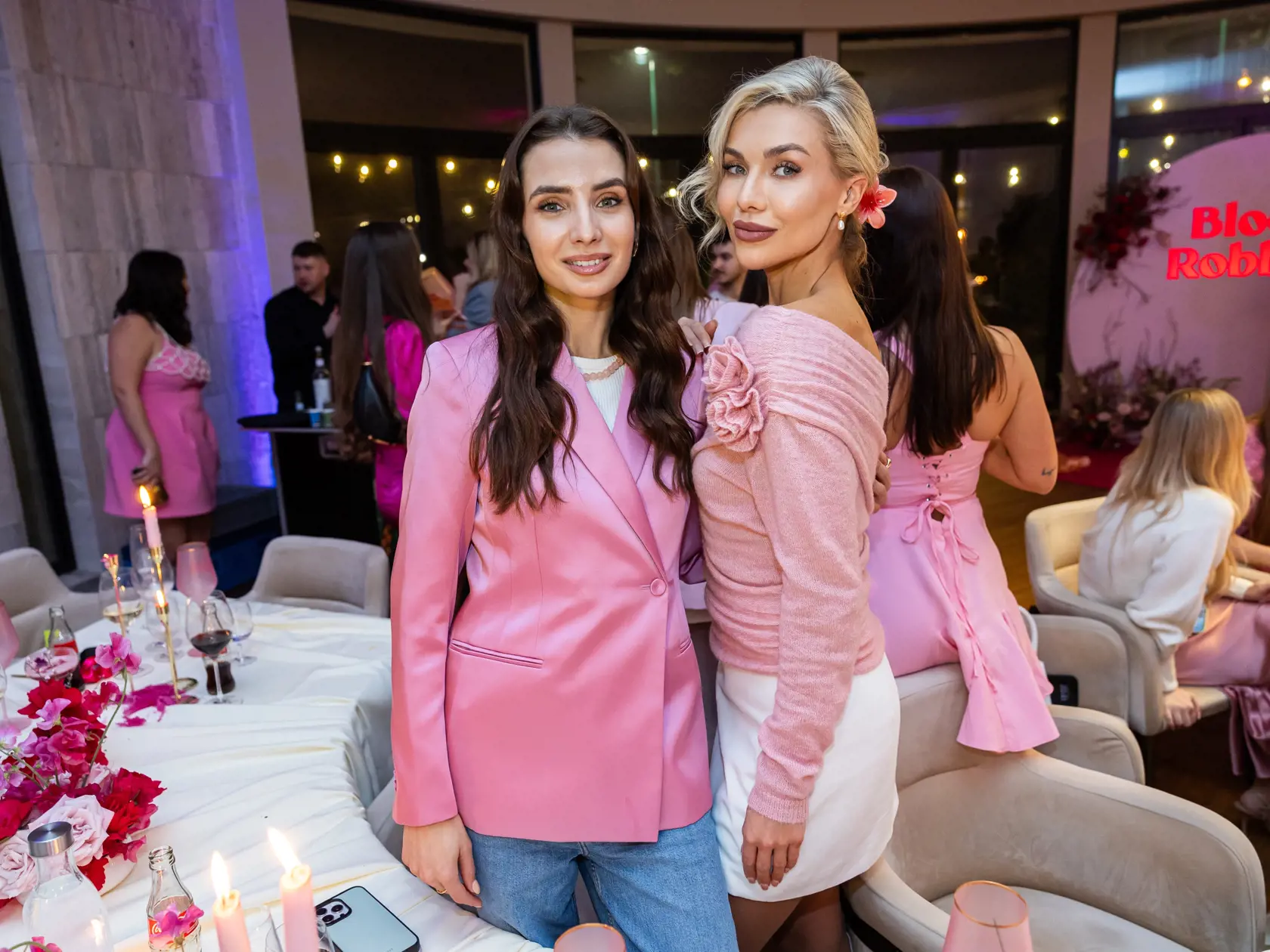 Párty k predstaveniu nového výživového doplnku v Bratislave. Na snímke Daniela Vojtasová a Jana Slačková.