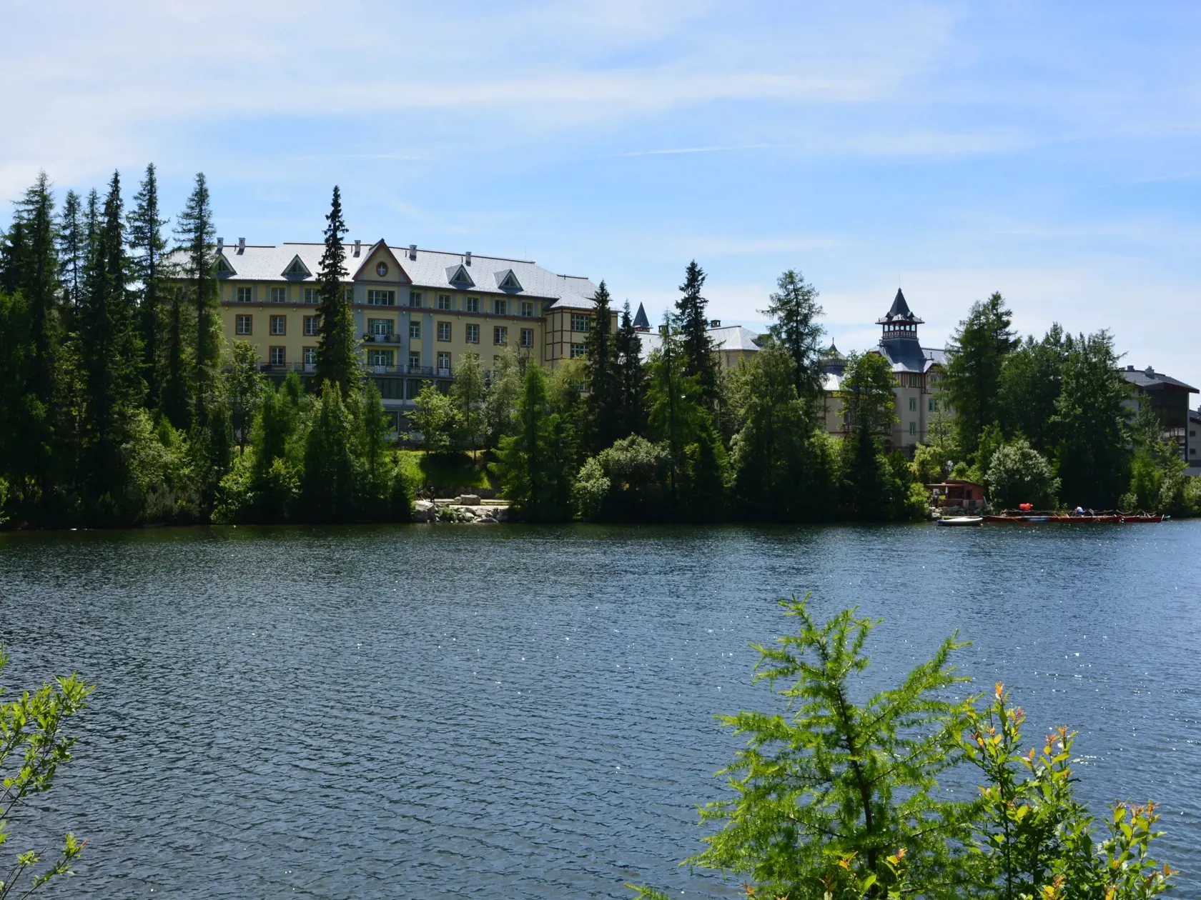 Štrbské pleso už čoskoro nadobro zmení svoju tvár. Bude známa a vyhľadávaná panoráma zničená?