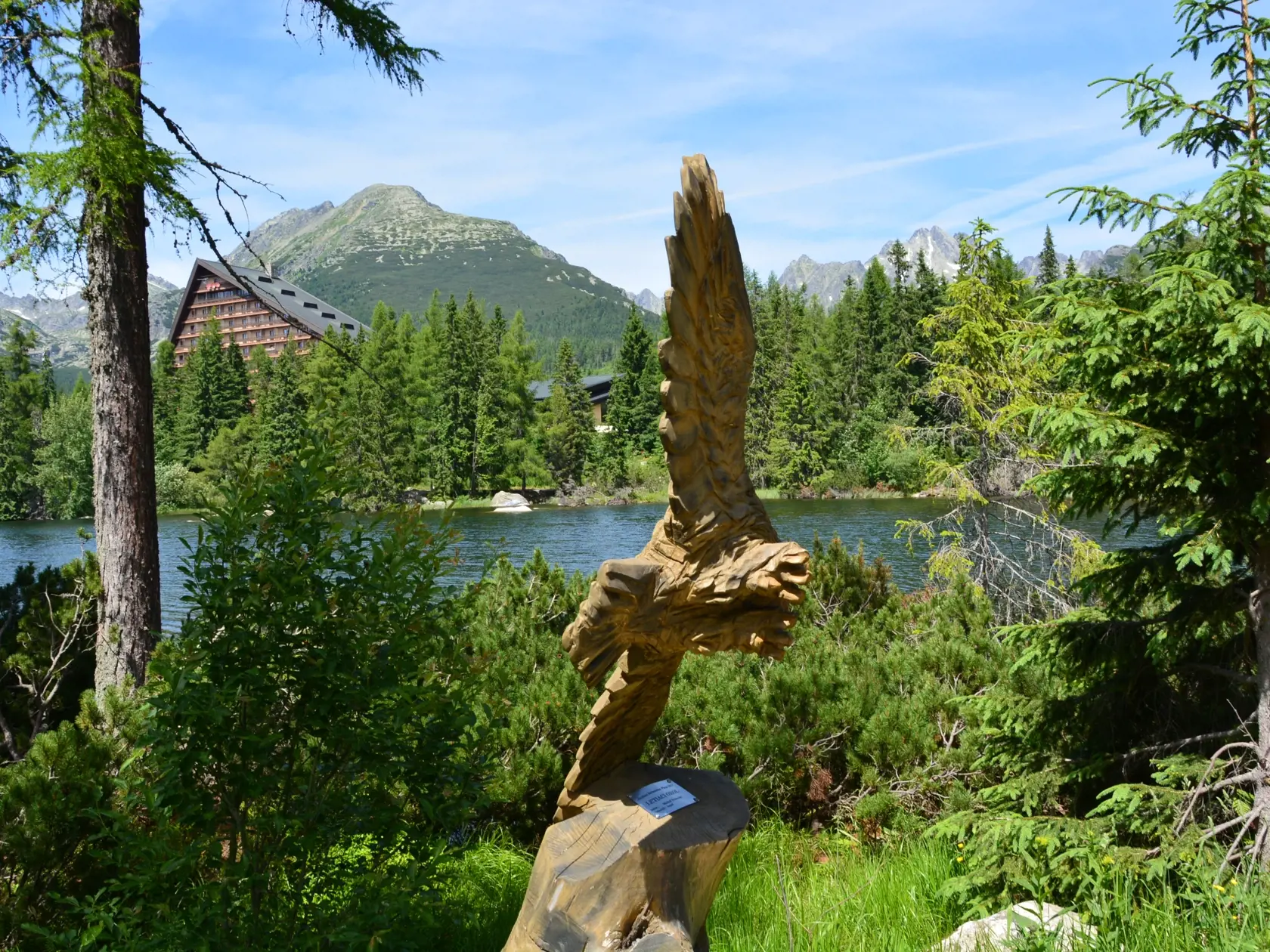 Štrbské pleso už čoskoro nadobro zmení svoju tvár. Bude známa a vyhľadávaná panoráma zničená?