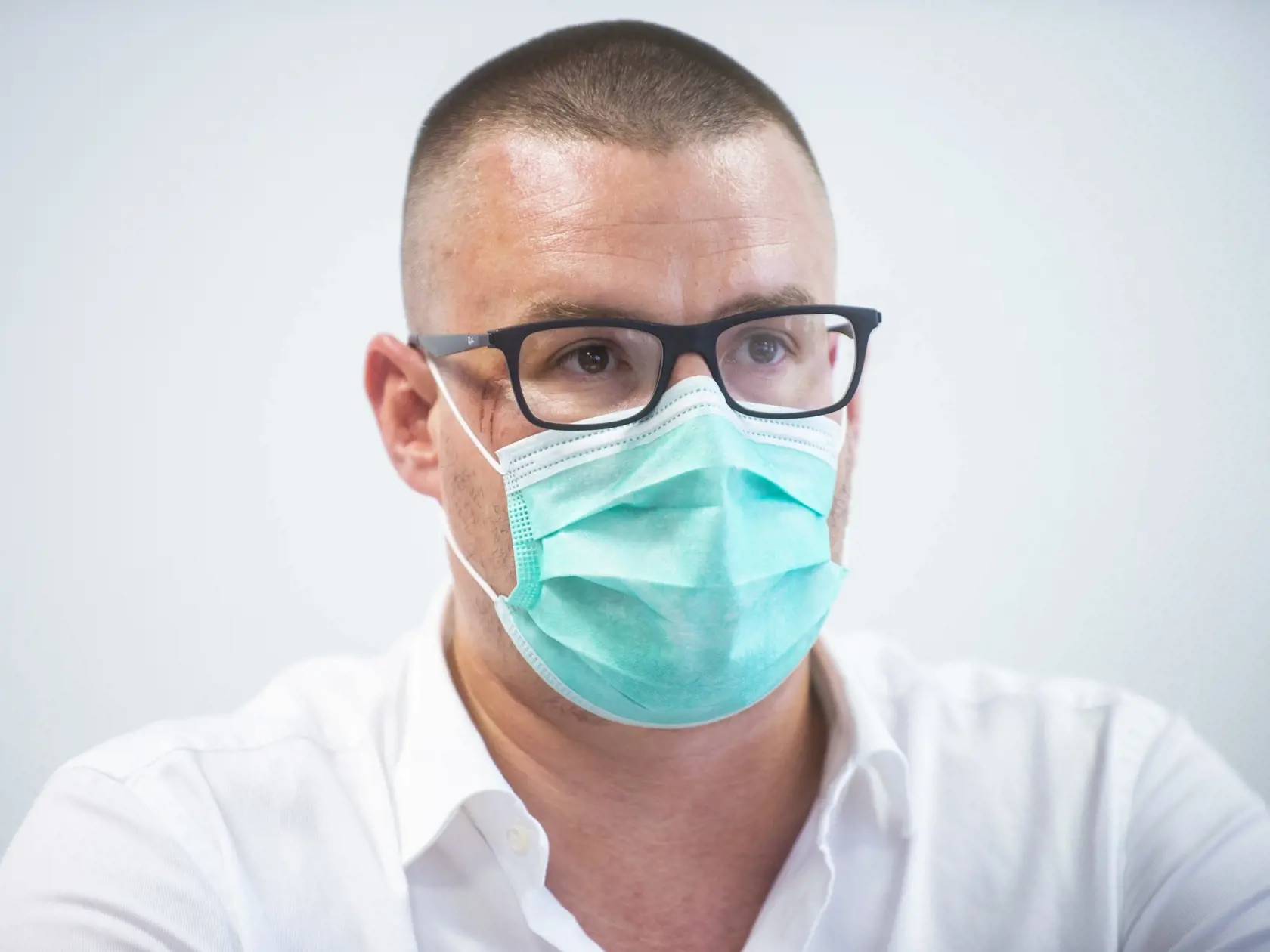 Na snímke prokurátor Michal Šúrek počas tlačovej konferencie na tému: Aktualizované informácie o podanej obžalobe na predstaviteľov zločineckej skupiny známej ako takáčovci na Špecializovanom trestnom súde 12. júla 2021 v Pezinku.
