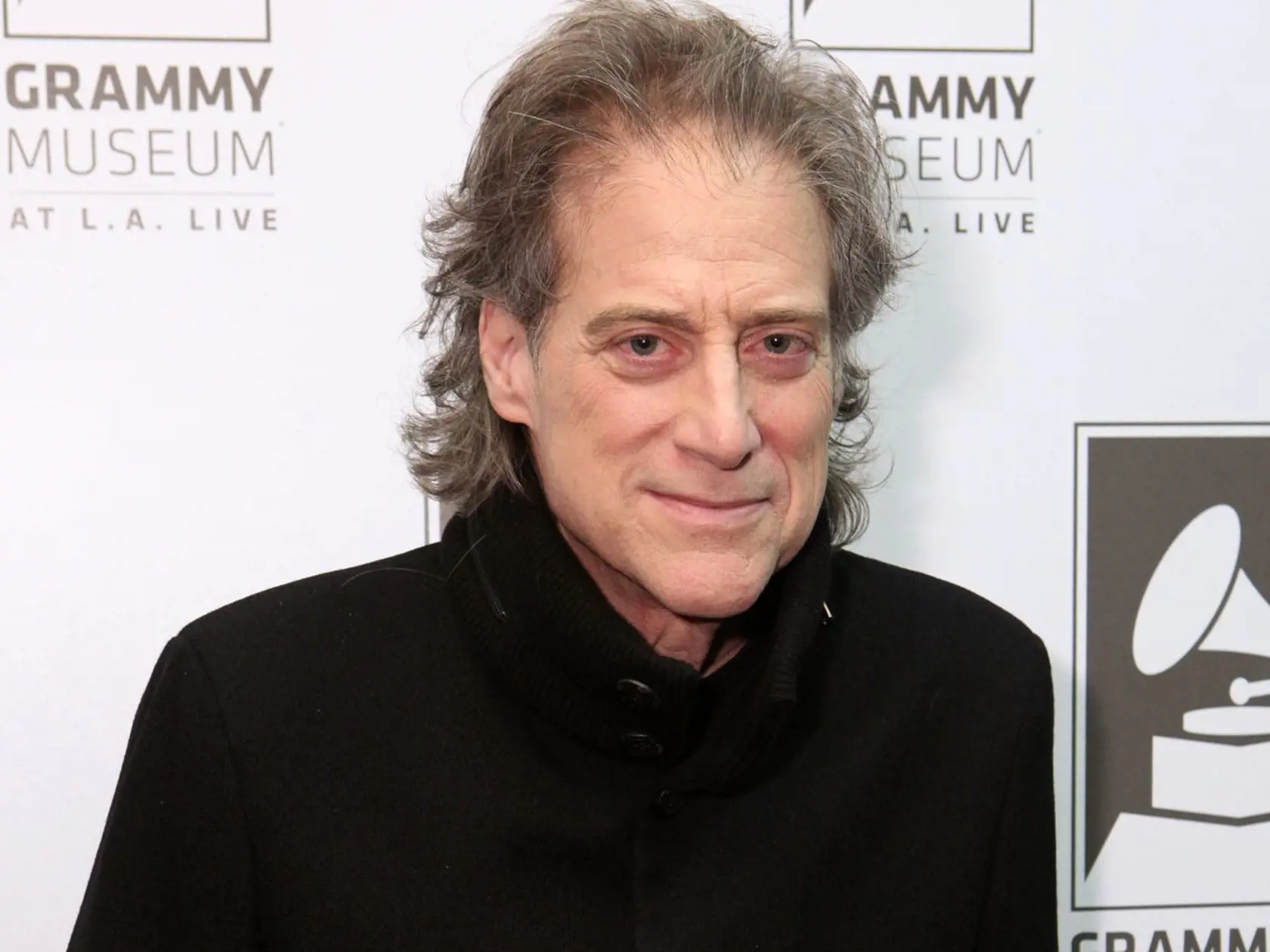 Zomrel americký "mrzutý komik" Richard Lewis
