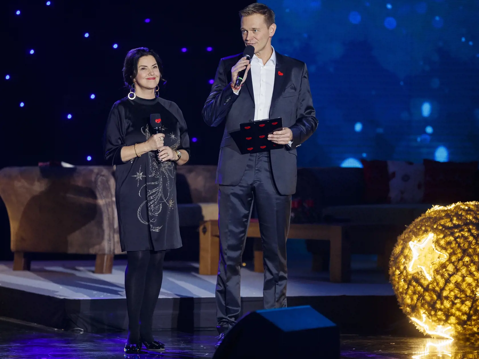 Na snímke moderátorka Iveta Malachovská a Martin Nikodým počas benefičného koncertu nadácie Úsmev ako dar v bratislavskej Inchebe.