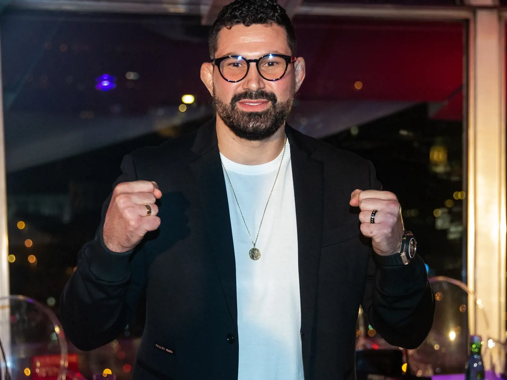 Attila Végh zarába reklamou.