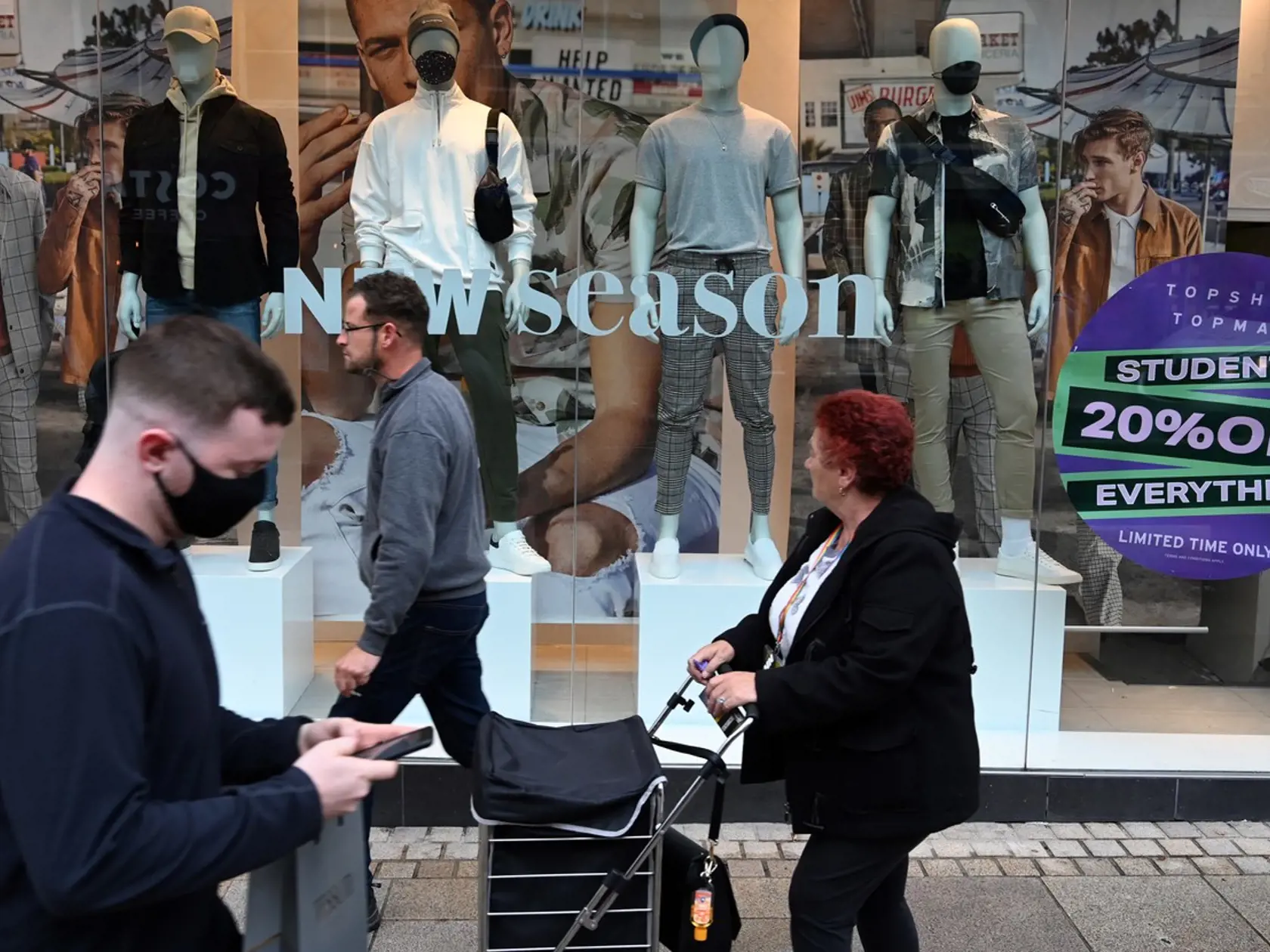 V Británii pribudlo v stredu 6178 nakazených - najviac za posledné štyri mesiace.