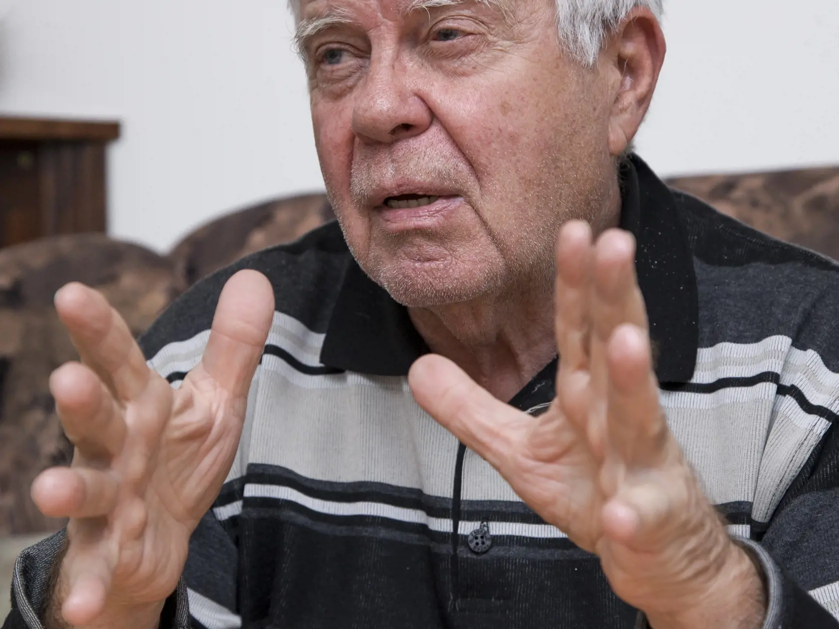 Oldo Hlaváček nedá na svoju vnučku dopustiť