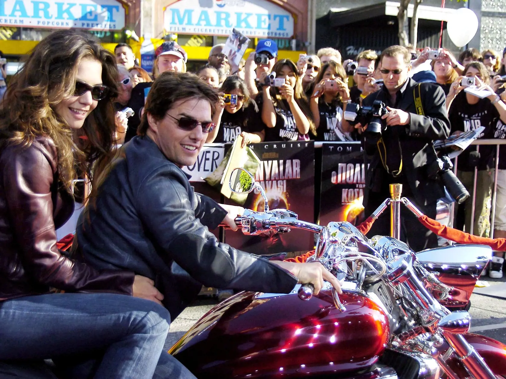 Tom Cruise, Katie Holmes.
