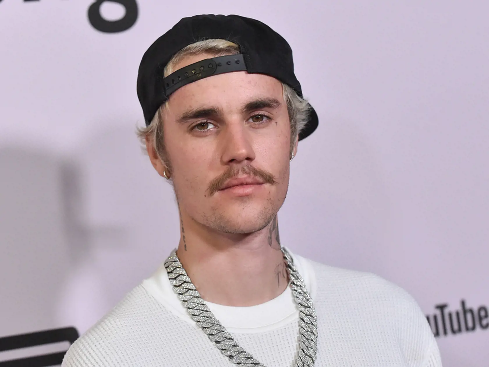 Los,Angeles,-,Jan,27:,Justin,Bieber,{object},Arrives,For