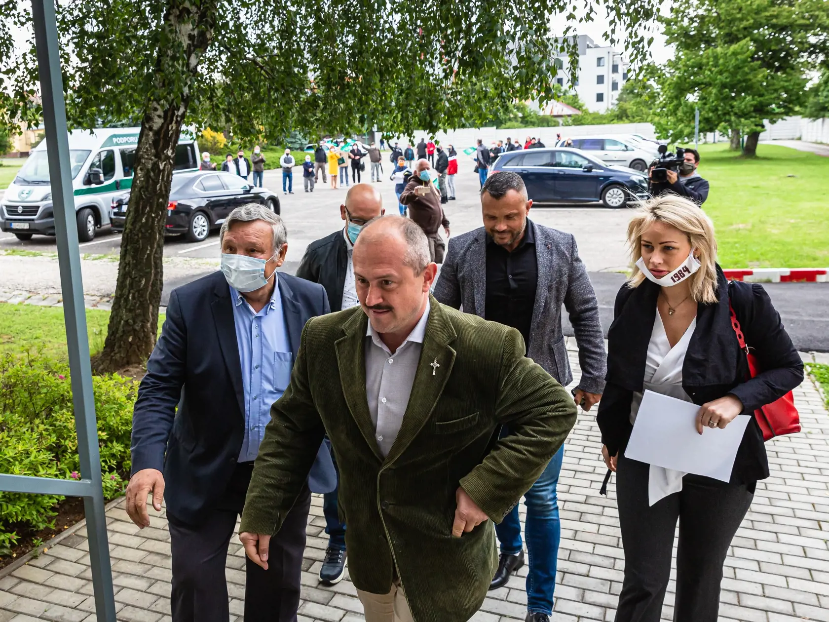 Šéf ĽSNS Marian Kotleba prišiel o poslanecký mandát.