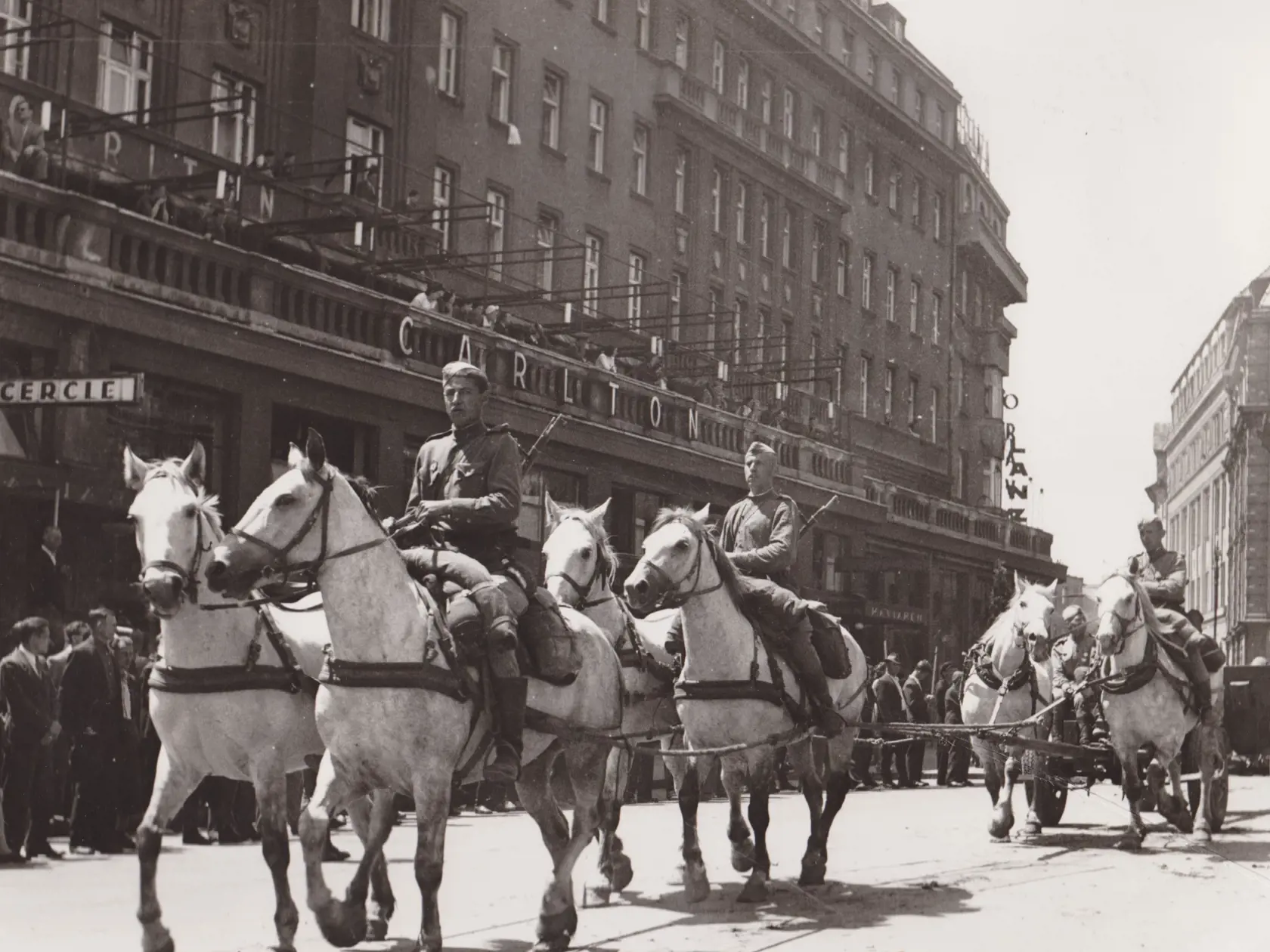 Mýty o vojne.
Druhá svetová vojna, príchod sovietskej armády do Bratislavy
