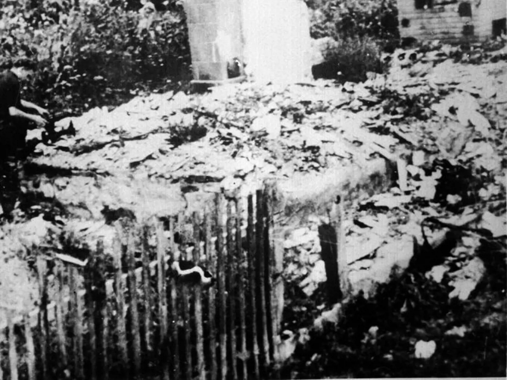 Vypálenie a vyrabovanie obcí K¾ak a Ostrý Grúò 21. januára 1945. Foto: repro TASR
