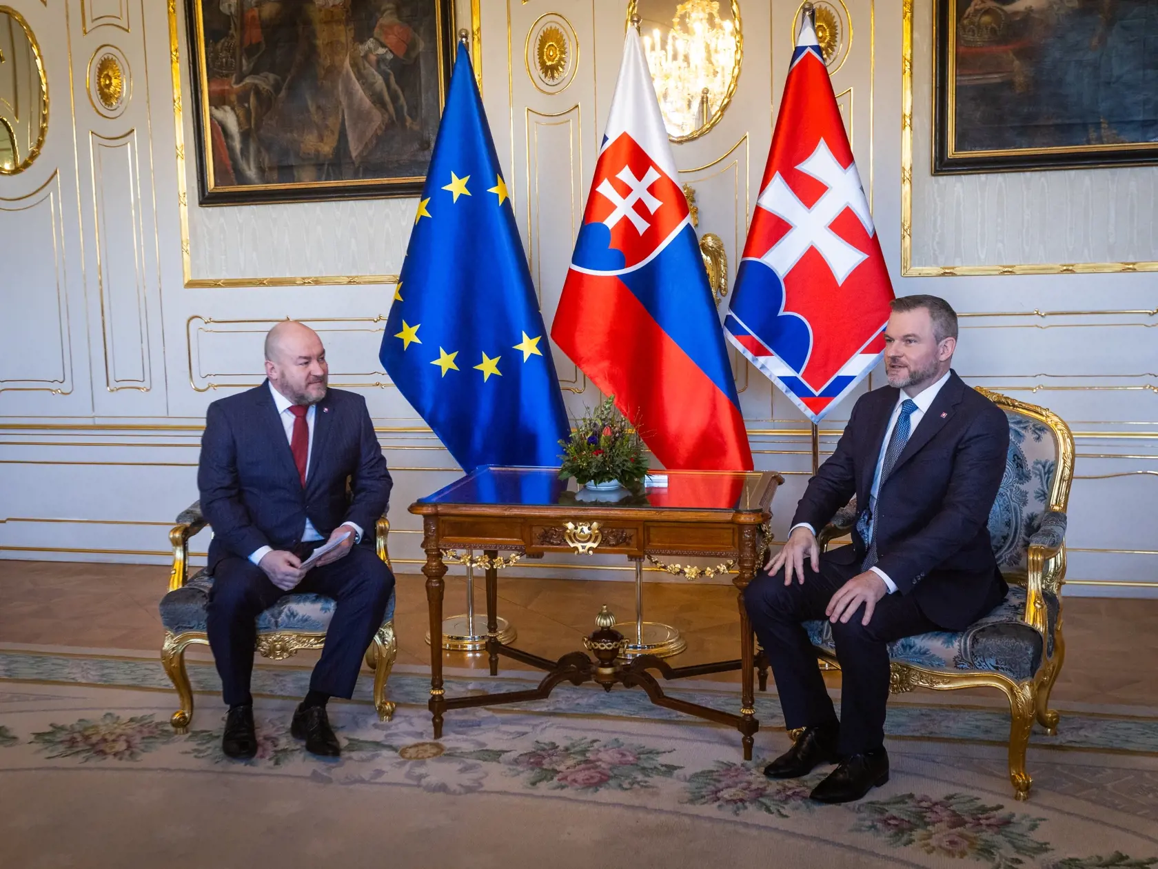 Prezident Slovenskej republiky Peter Pellegrini prijal poslanca Národnej rady SR Rudolfa Huliaka. Na snímke Rudolf Huliak a Peter Pellegrini.