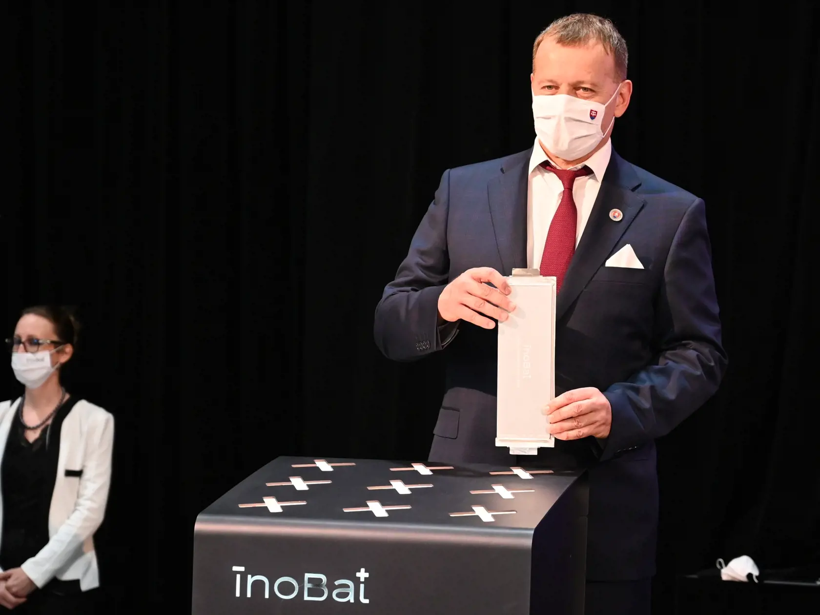 Na snímke predseda NRSR Boris Kollár počas slávnostného začatia výstavby výskumno-vývojového centra a pilotnej linky na výrobu batérií spoločnosti InoBat Auto vo Voderadoch v stredu 2. júna 2021. FOTO TASR - Lukáš Grinaj