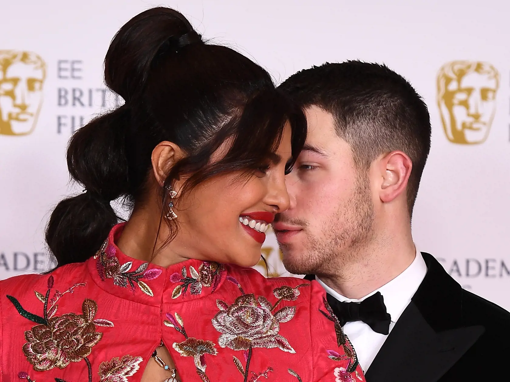 Priyanka Chopra a Nick Jonas údavajú trendy. Sú štýlovým párom, ktorý svoju lásku rád ukazuje aj na verejnosti.