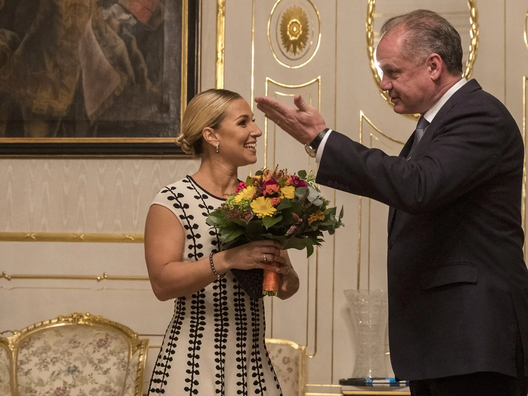 Na snimke slovenska tenistka Dominika Cibulkova pocas prijatia u prezidenta SR Andreja Kisku po svojom navrate z turnaja WTA Masters v Singapure, vo finaleho ktoreho zvitazila nad nemkou Kerberovou.