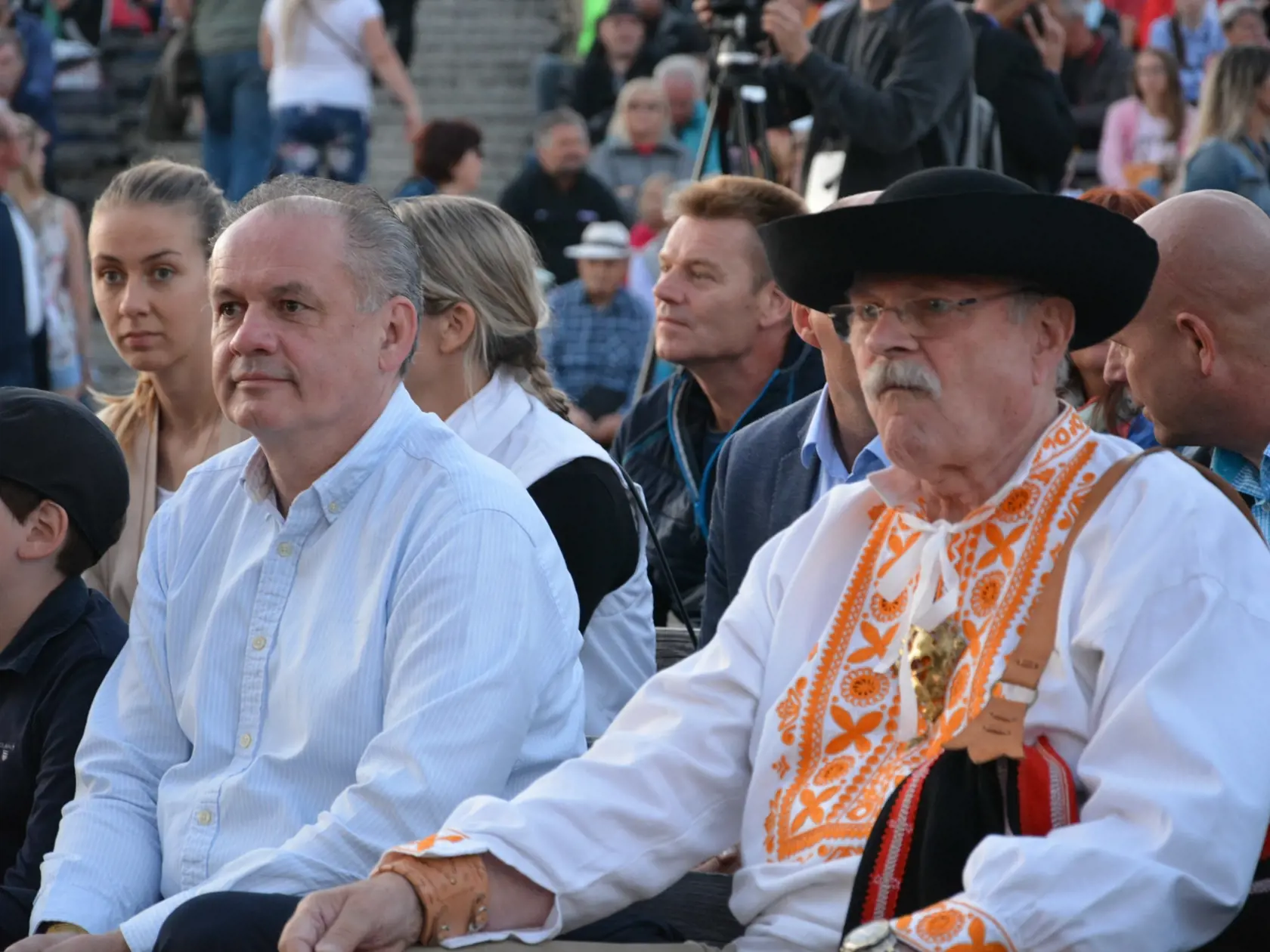 Folklórny festival vo Východnej odštartoval už po 65.krát. Festival odštartovalo famózne predstavenie Lúčnice v duchu spomienky na Štefana Nosáľa! Zavítala aj Zuzana Čaputová!